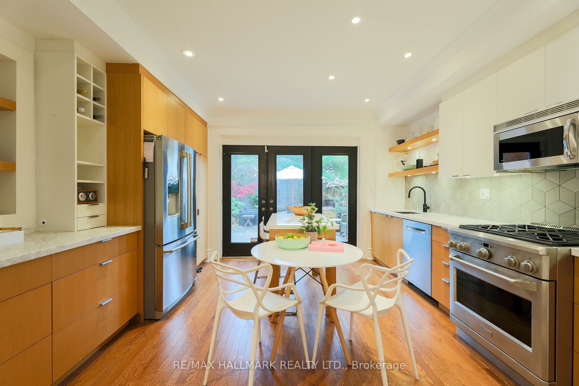 156 Riverdale Ave