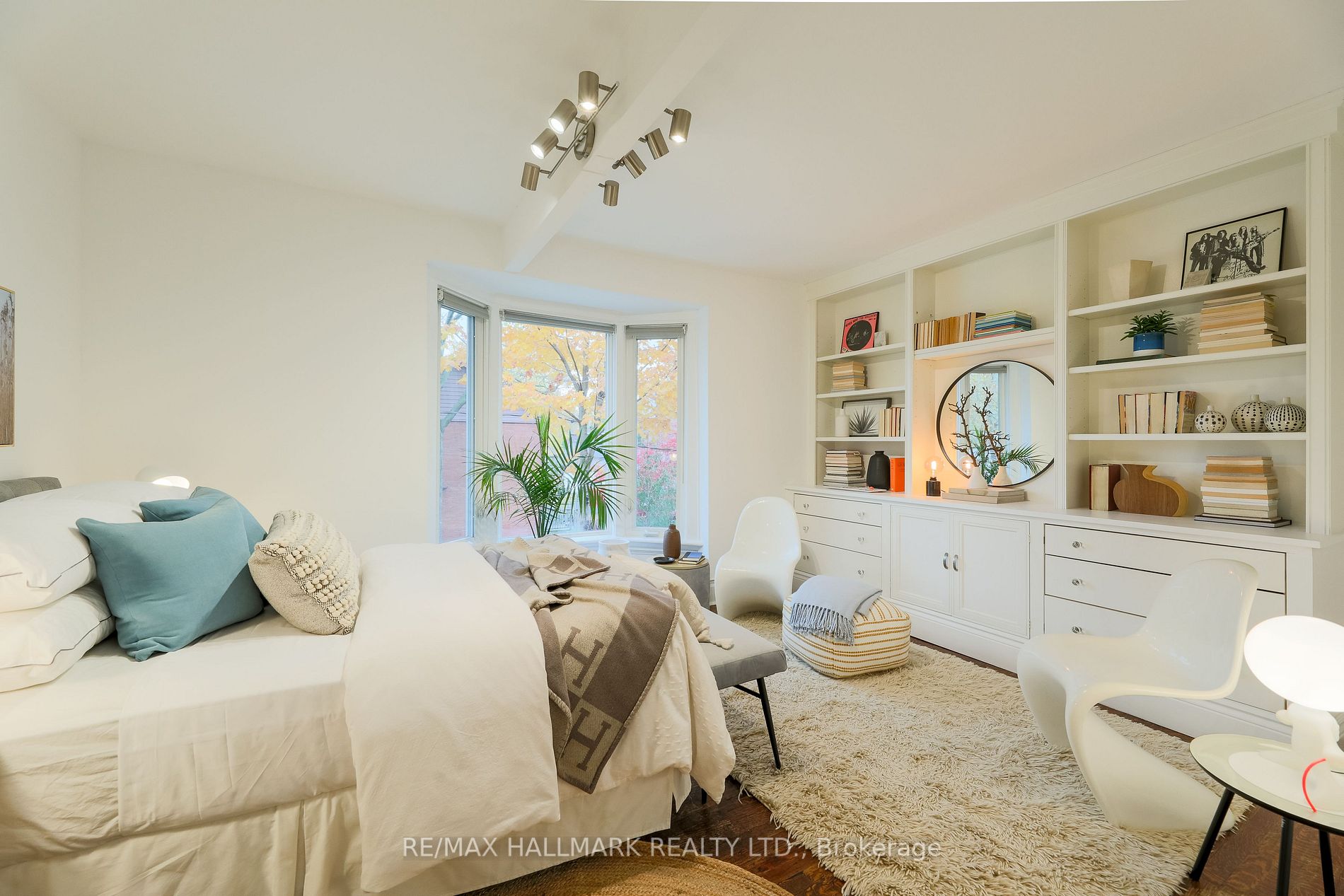 156 Riverdale Ave