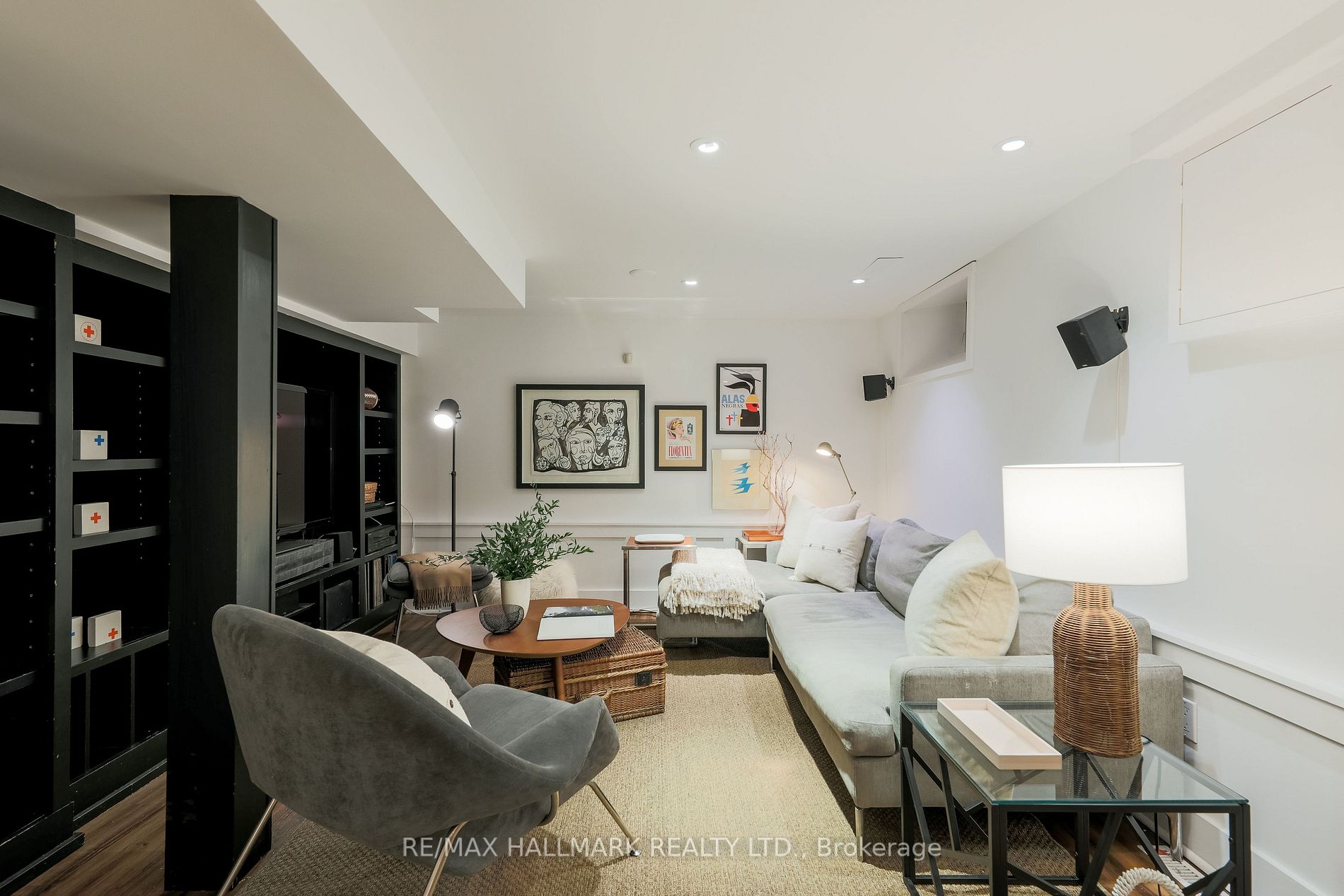 156 Riverdale Ave