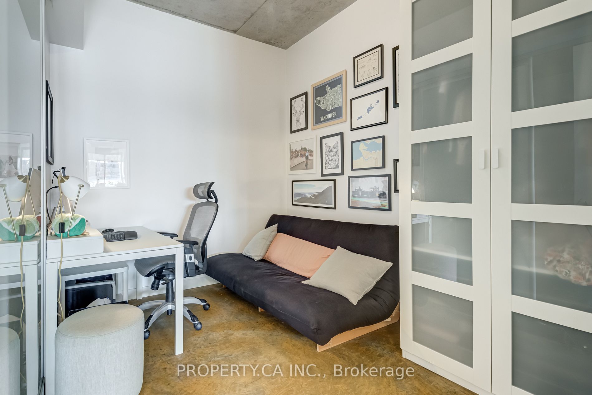 201 Carlaw Ave, #408