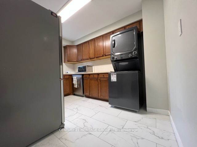 63 Barrett Cres