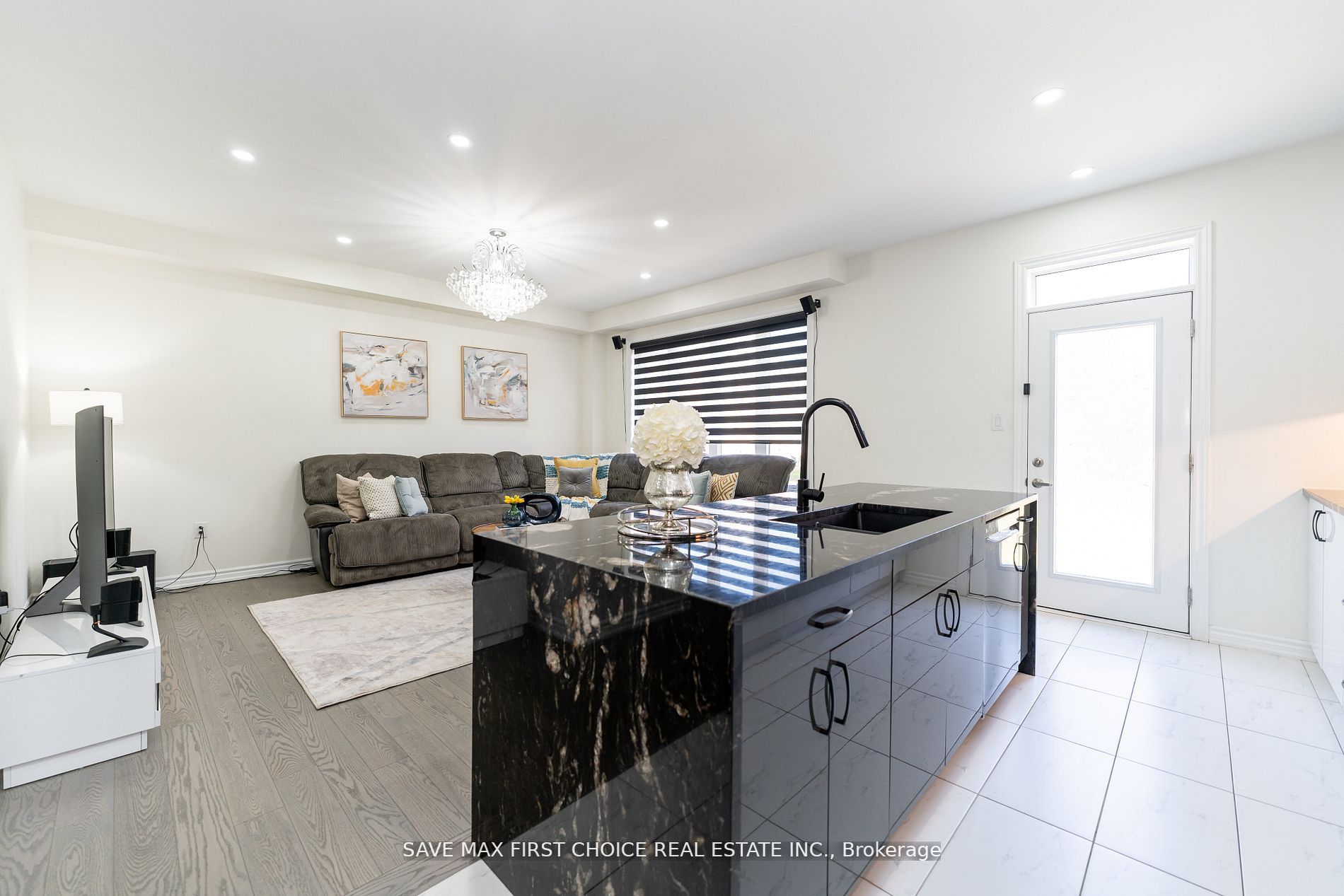 44 Broden Cres