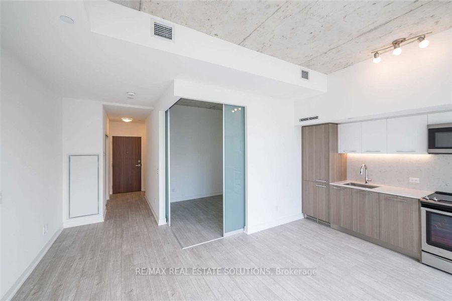 15 Baseball Pl, #920