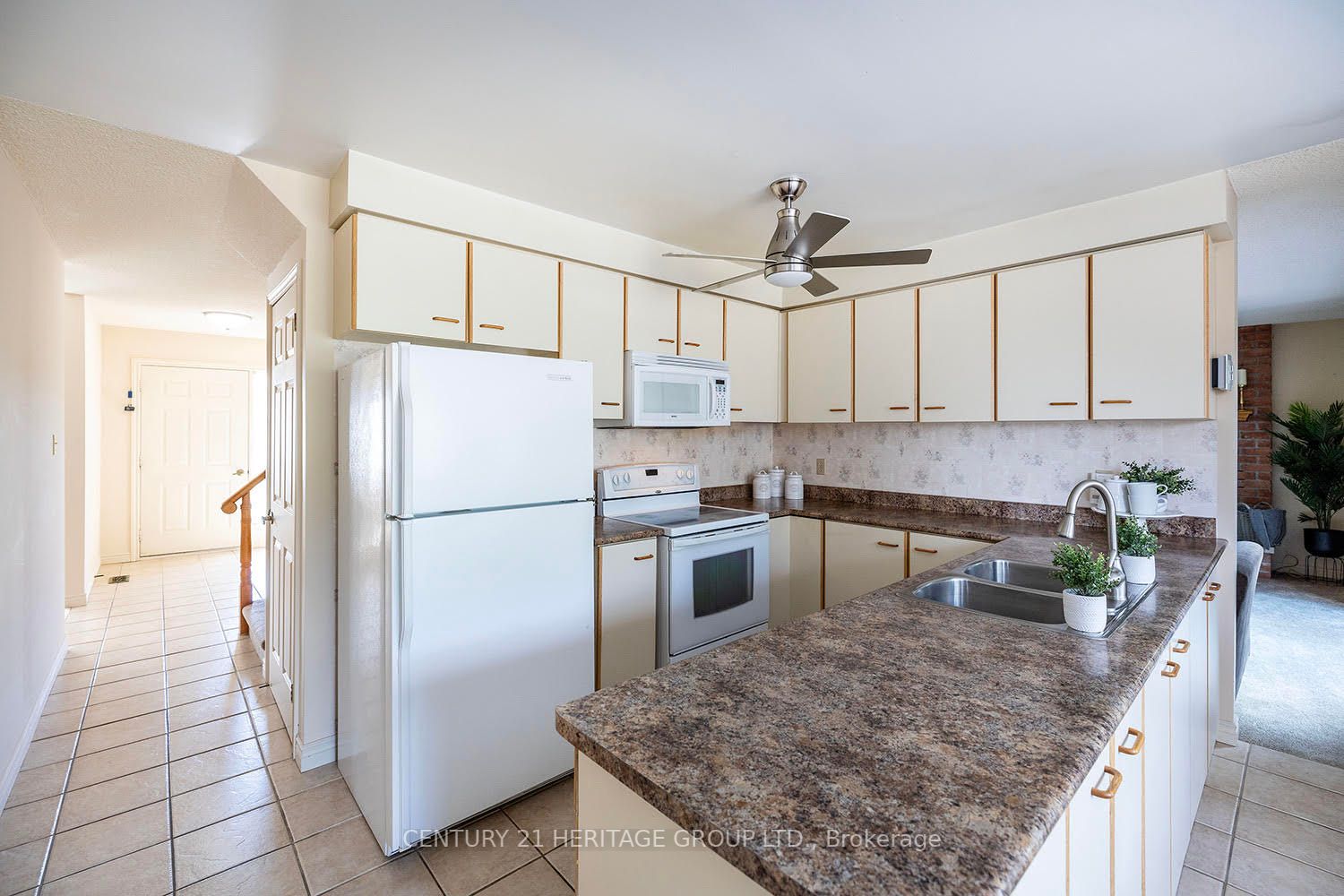 804 Mahina St