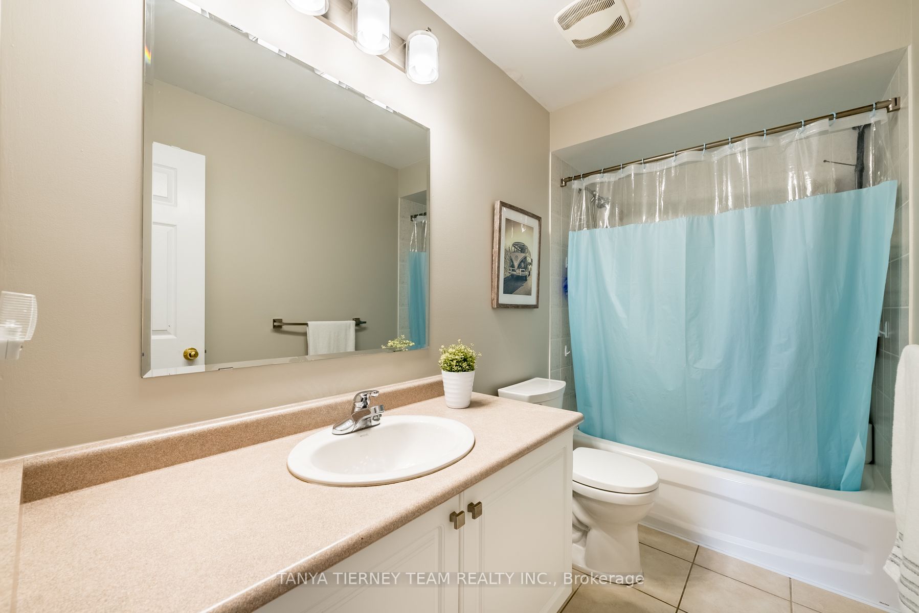 1 Hanlan Crt