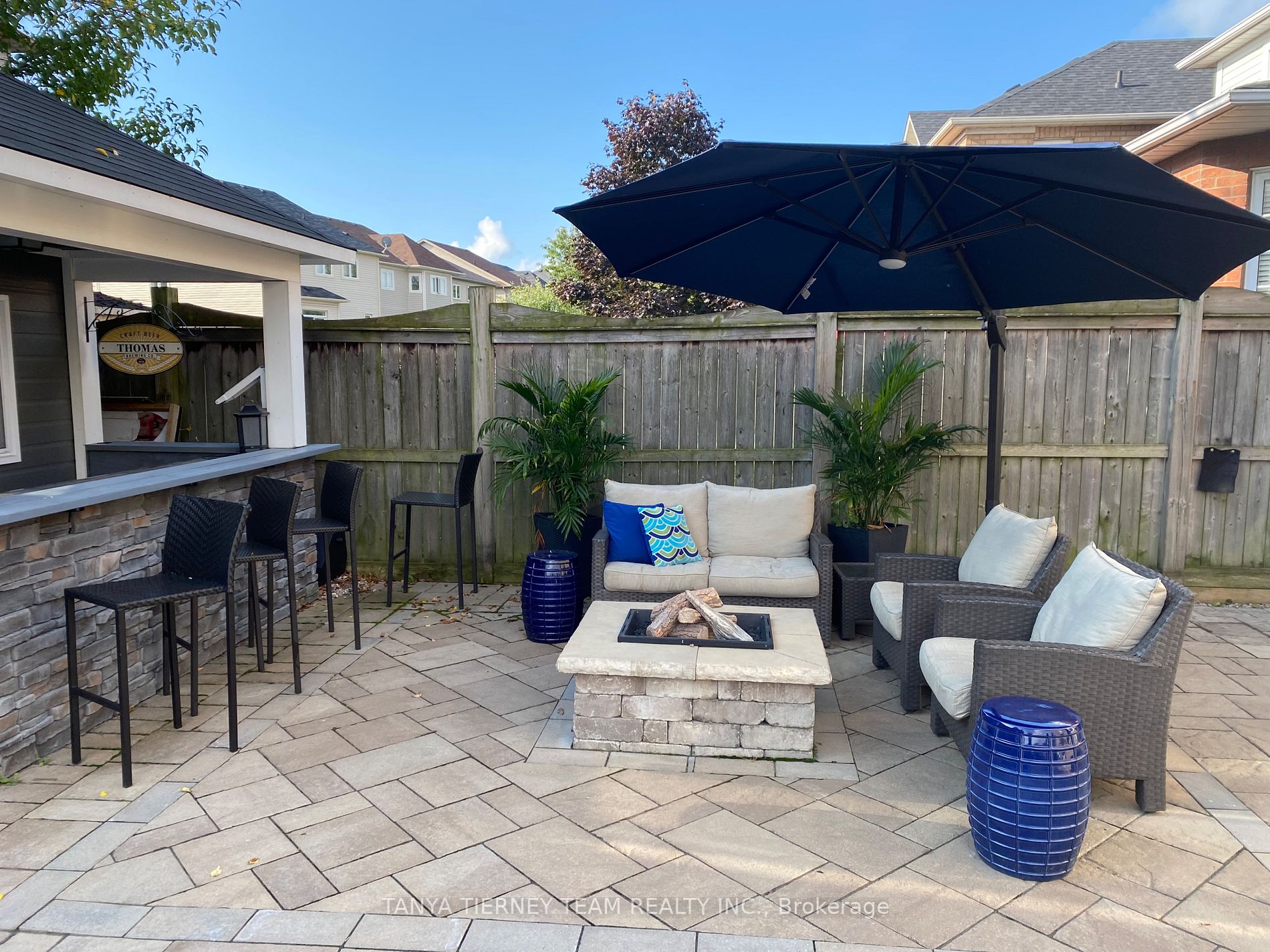 1 Hanlan Crt