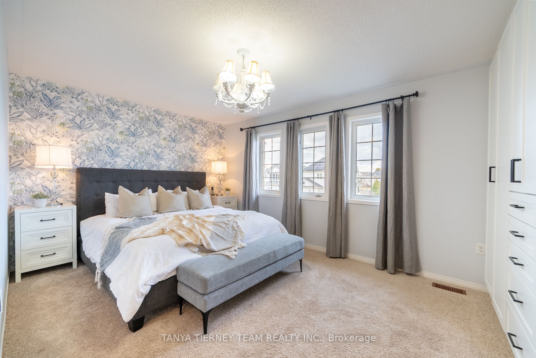 1 Hanlan Crt