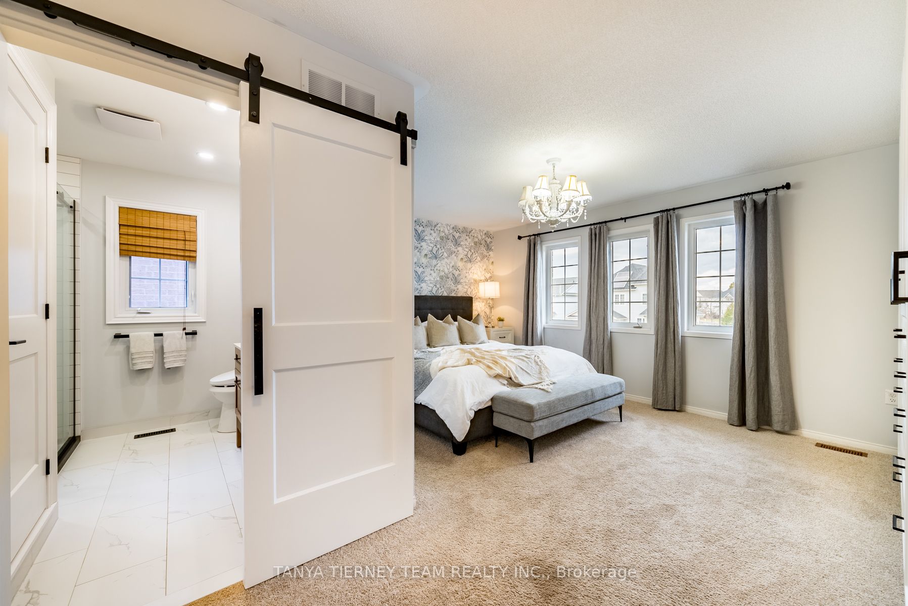 1 Hanlan Crt