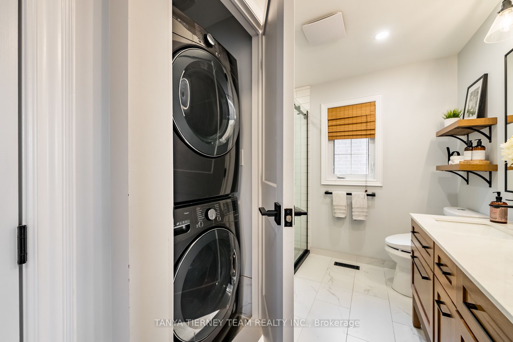 1 Hanlan Crt