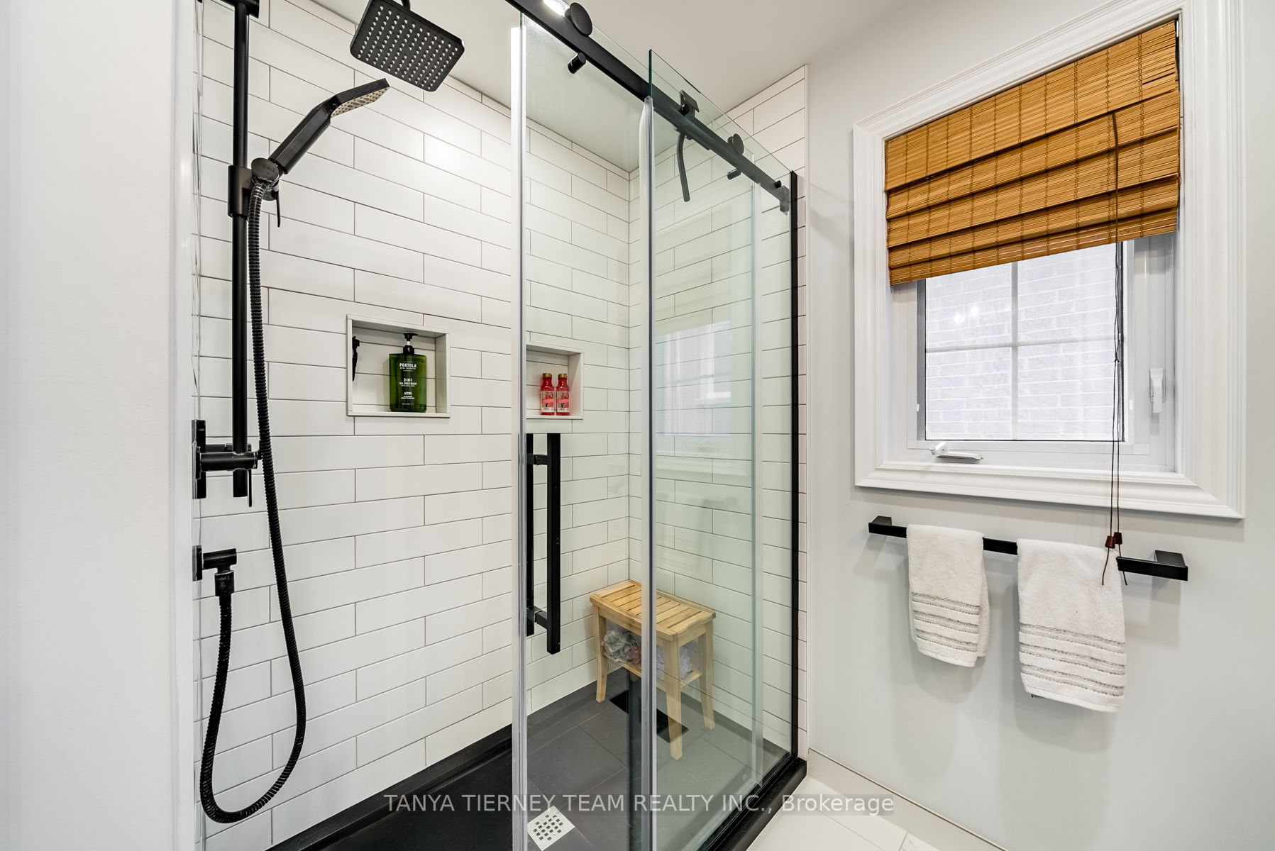 1 Hanlan Crt