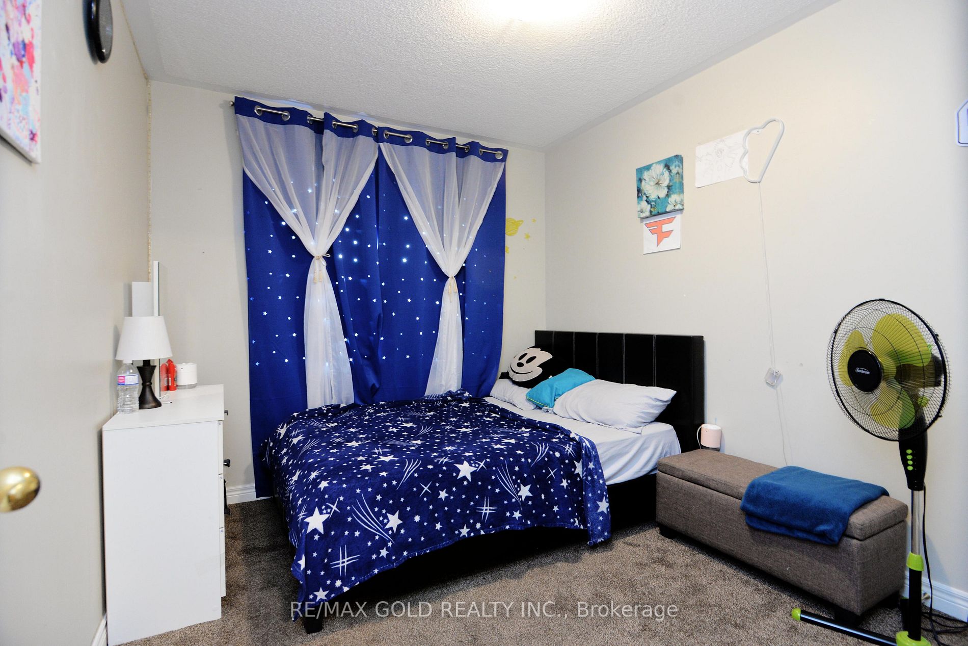 111 Whitefoot Cres