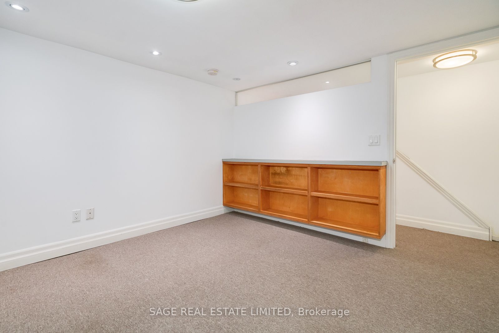 64 Sunnypoint Cres, #Lower