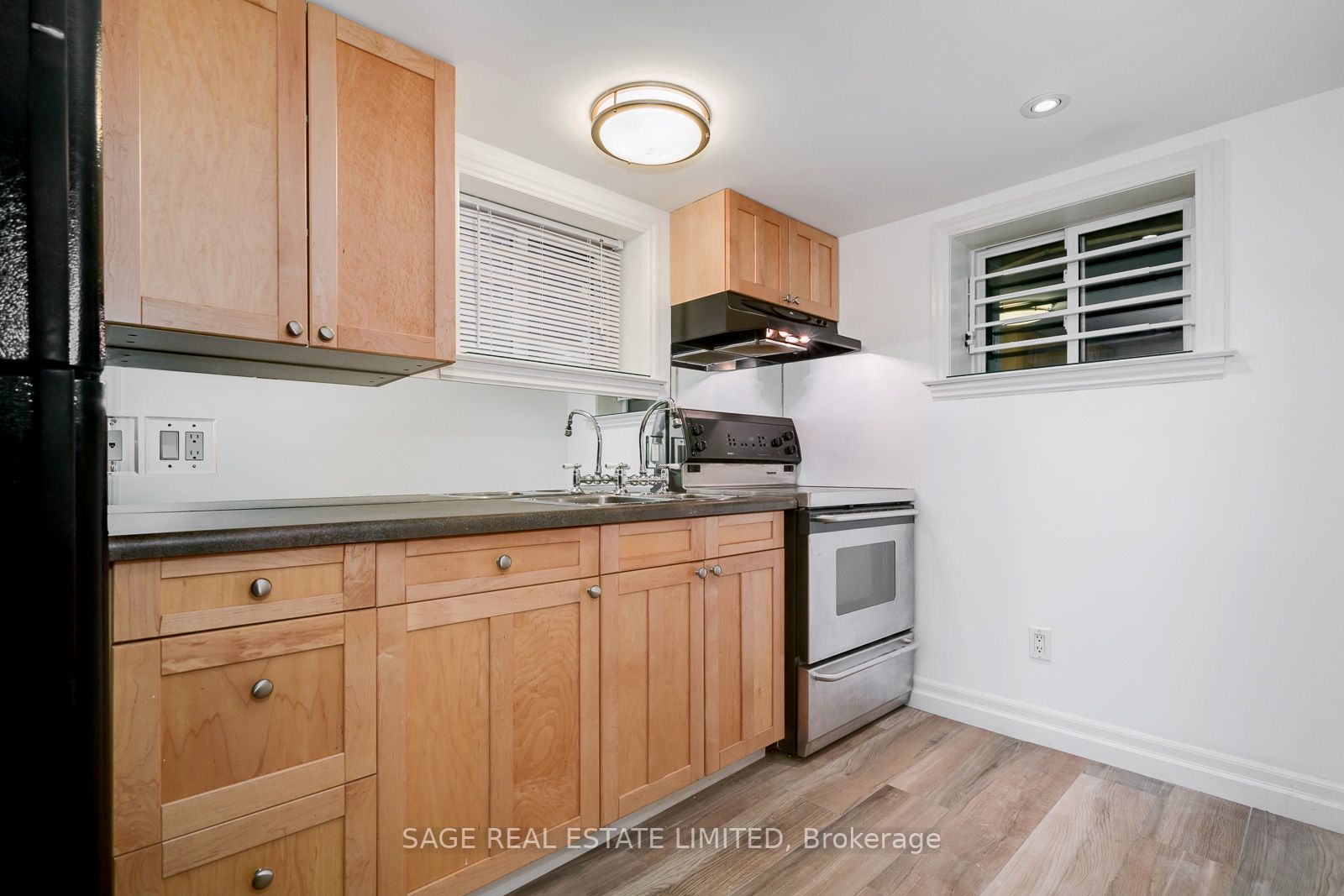 64 Sunnypoint Cres, #Lower