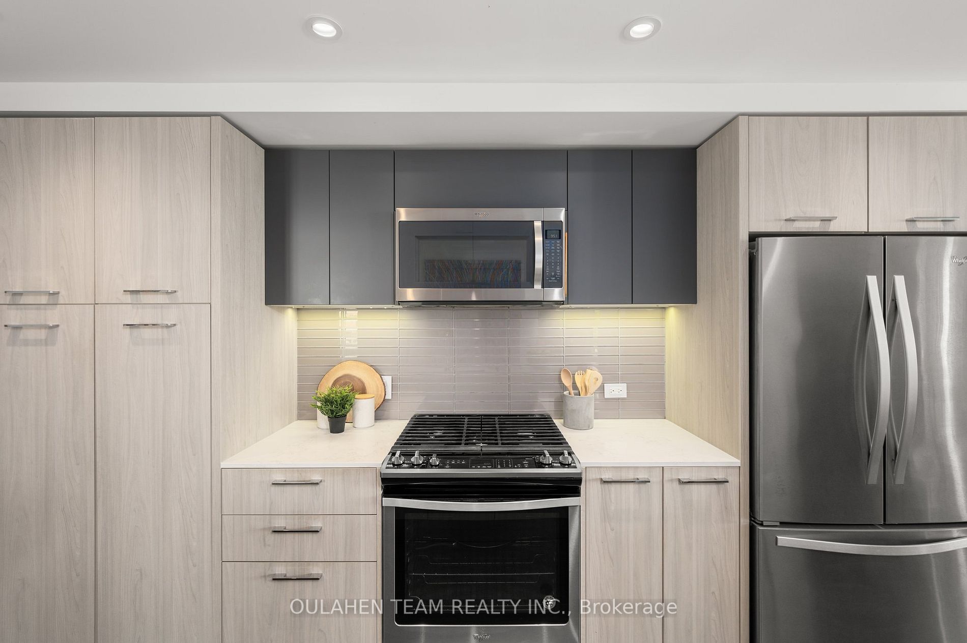 665 Kingston Rd, #302