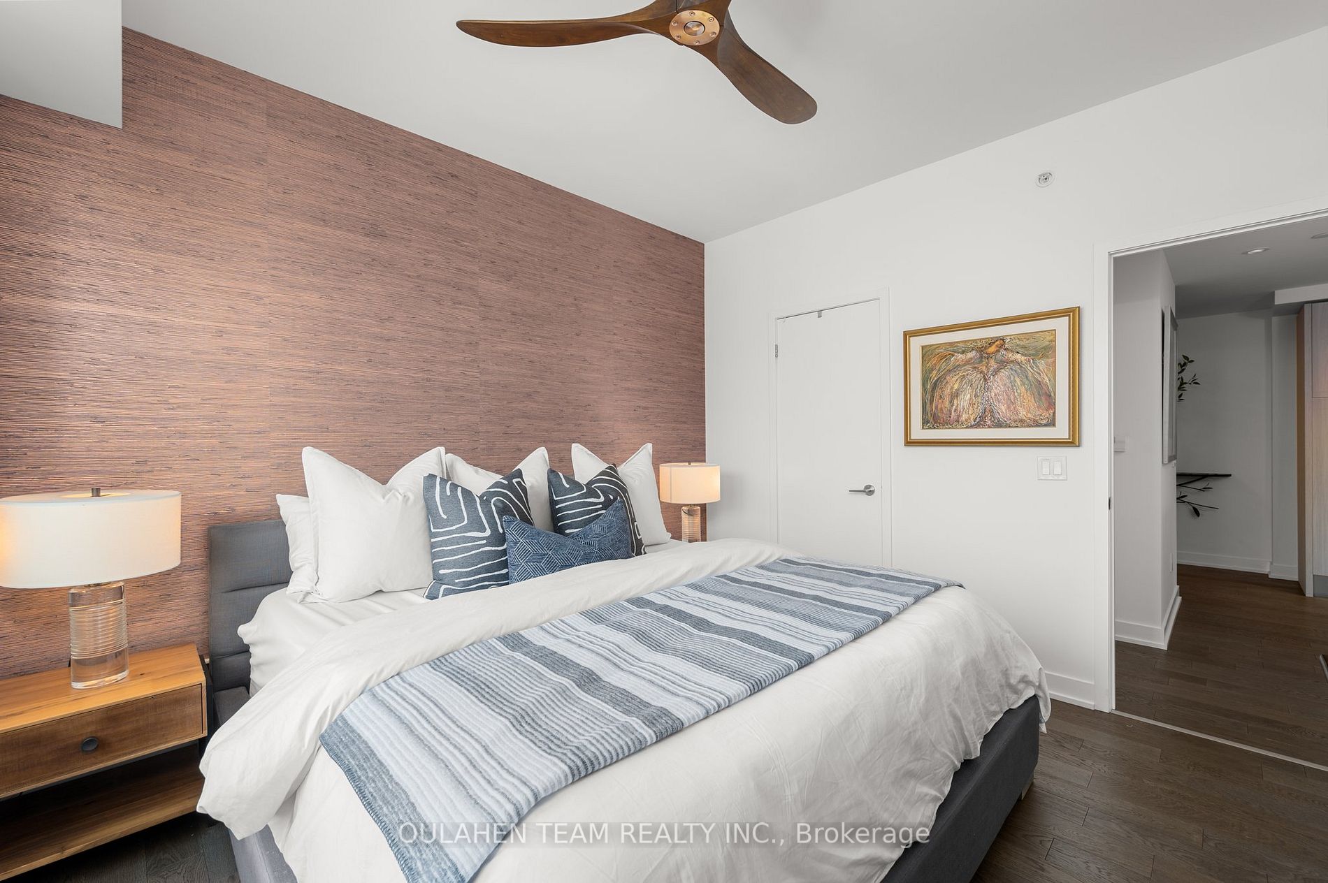 665 Kingston Rd, #302