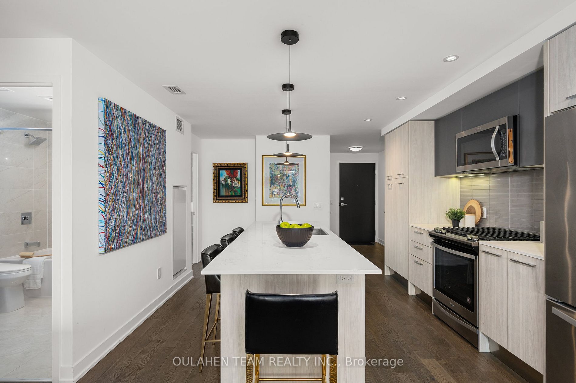 665 Kingston Rd, #302