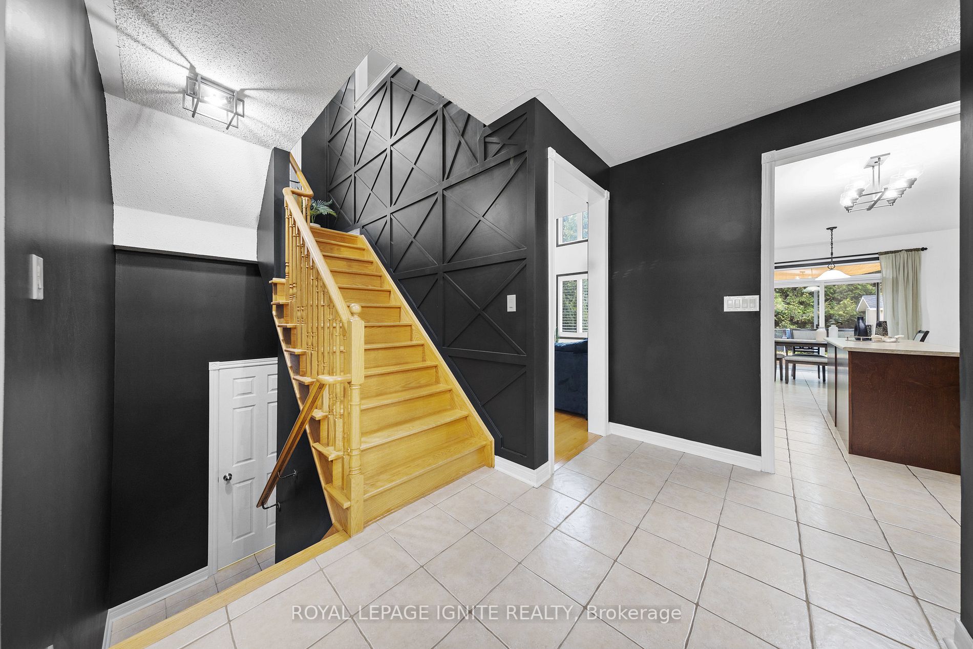 1330 Maddock Dr