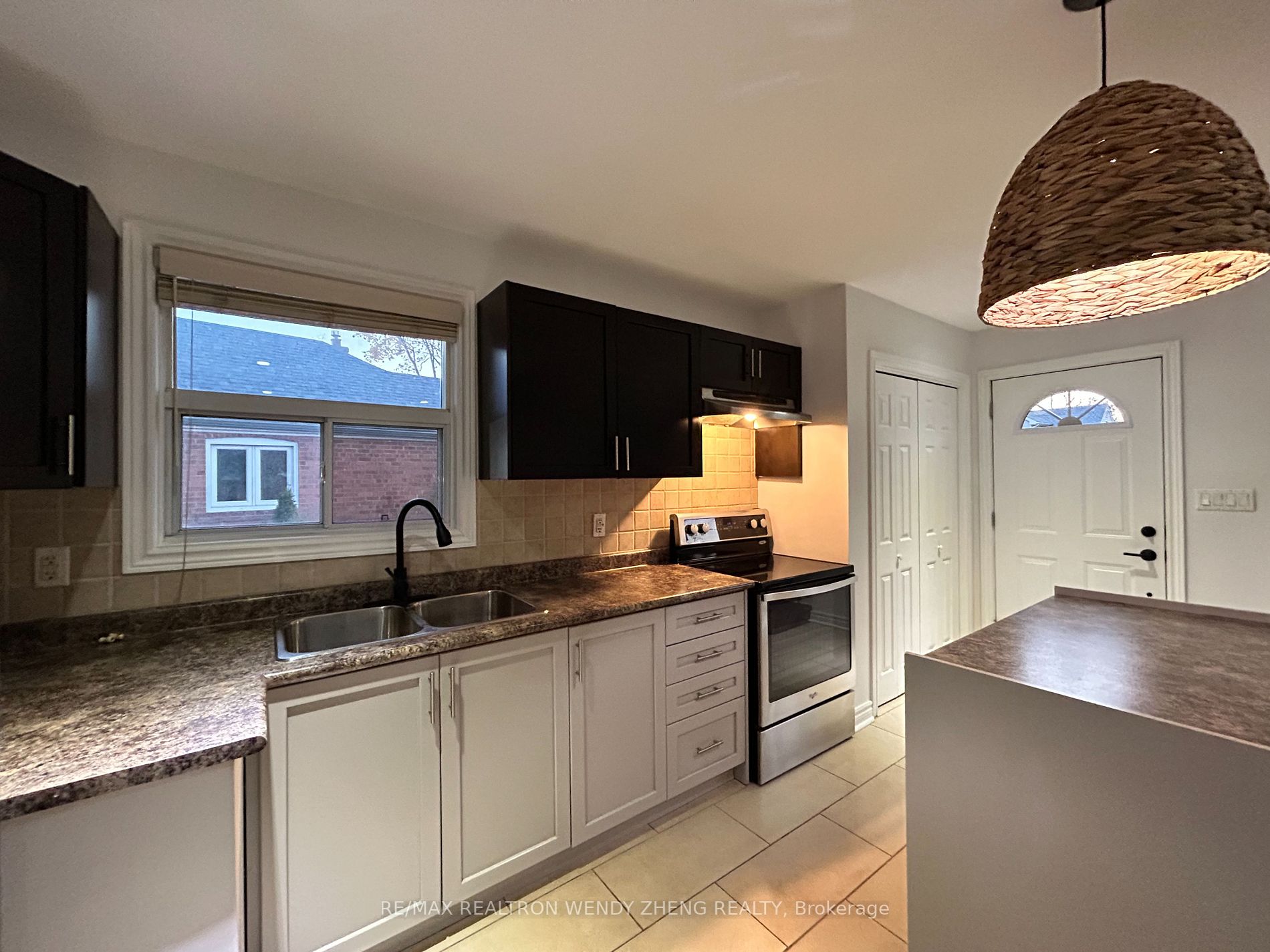 11 Timgren Dr, #Upper