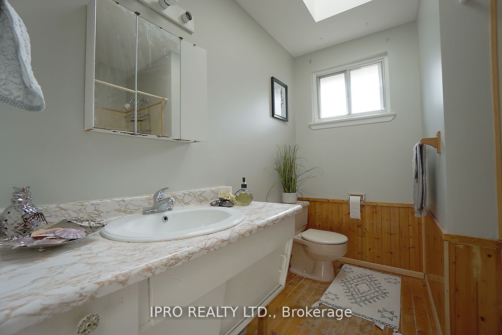 151 Clements Rd E