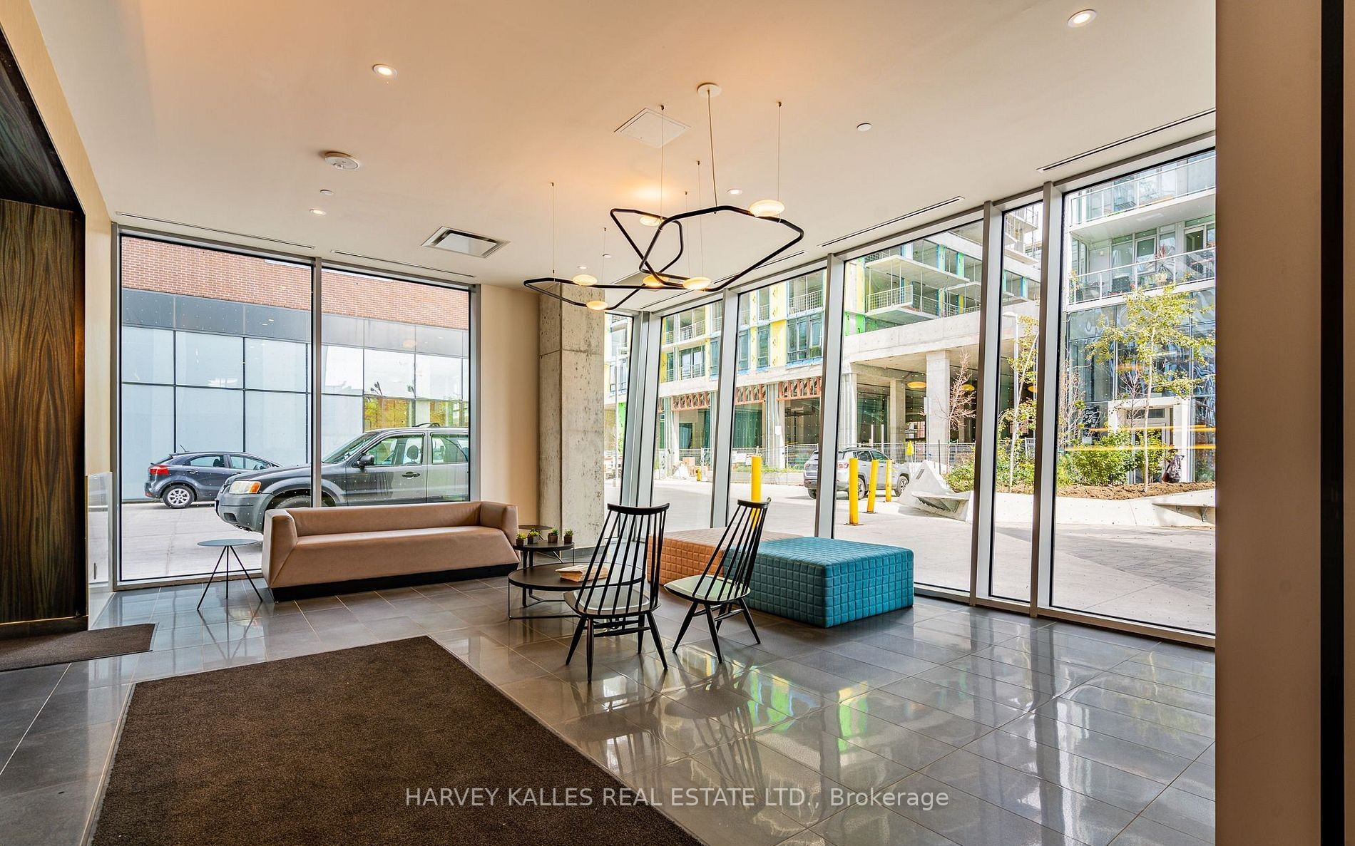 665 Queen St E, #308