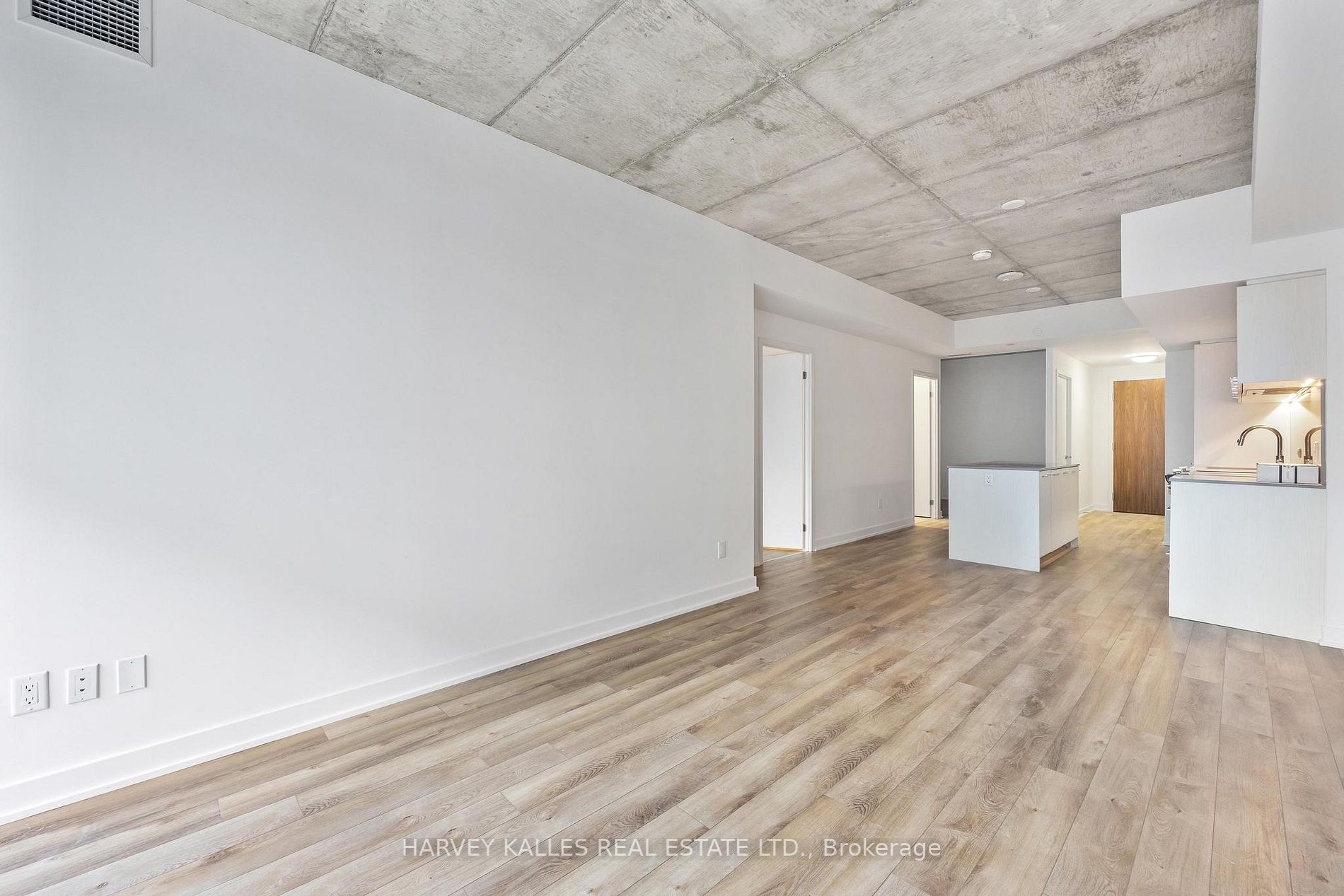665 Queen St E, #308