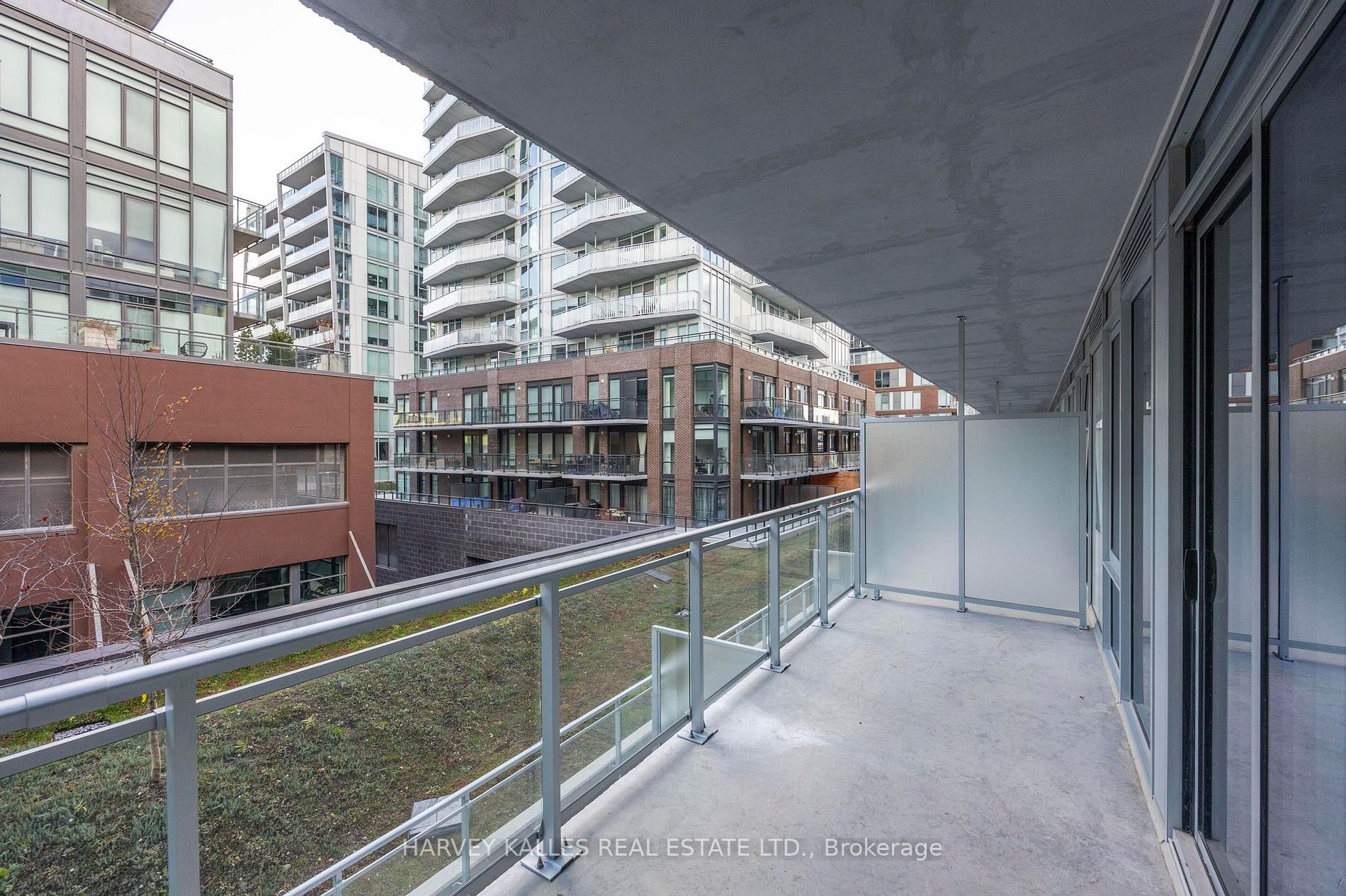 665 Queen St E, #308
