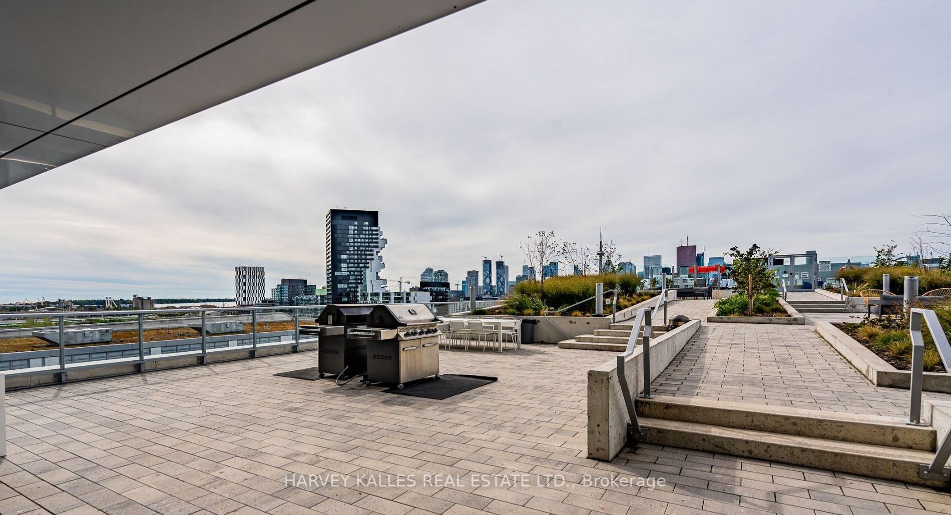 665 Queen St E, #308