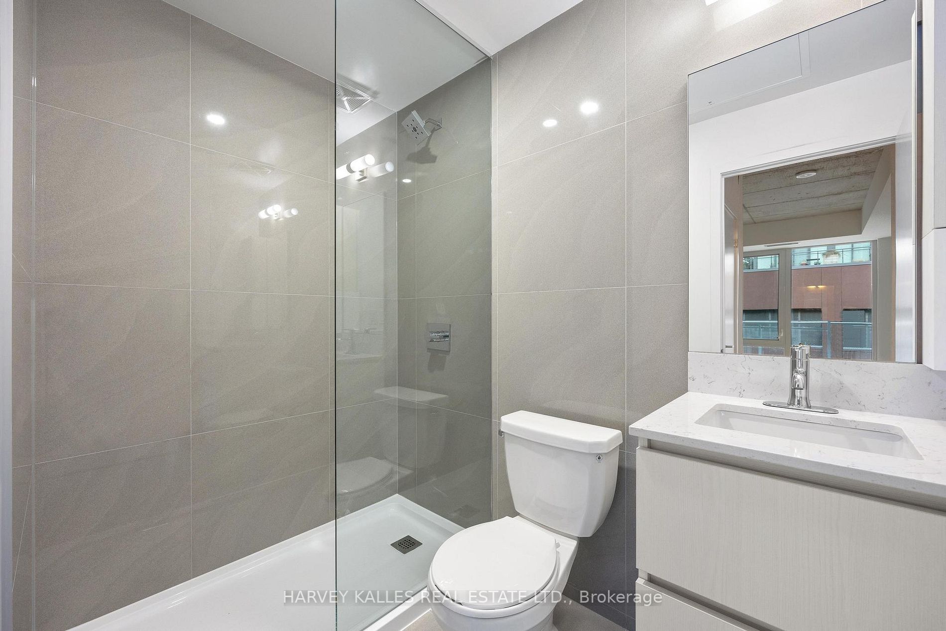 665 Queen St E, #308