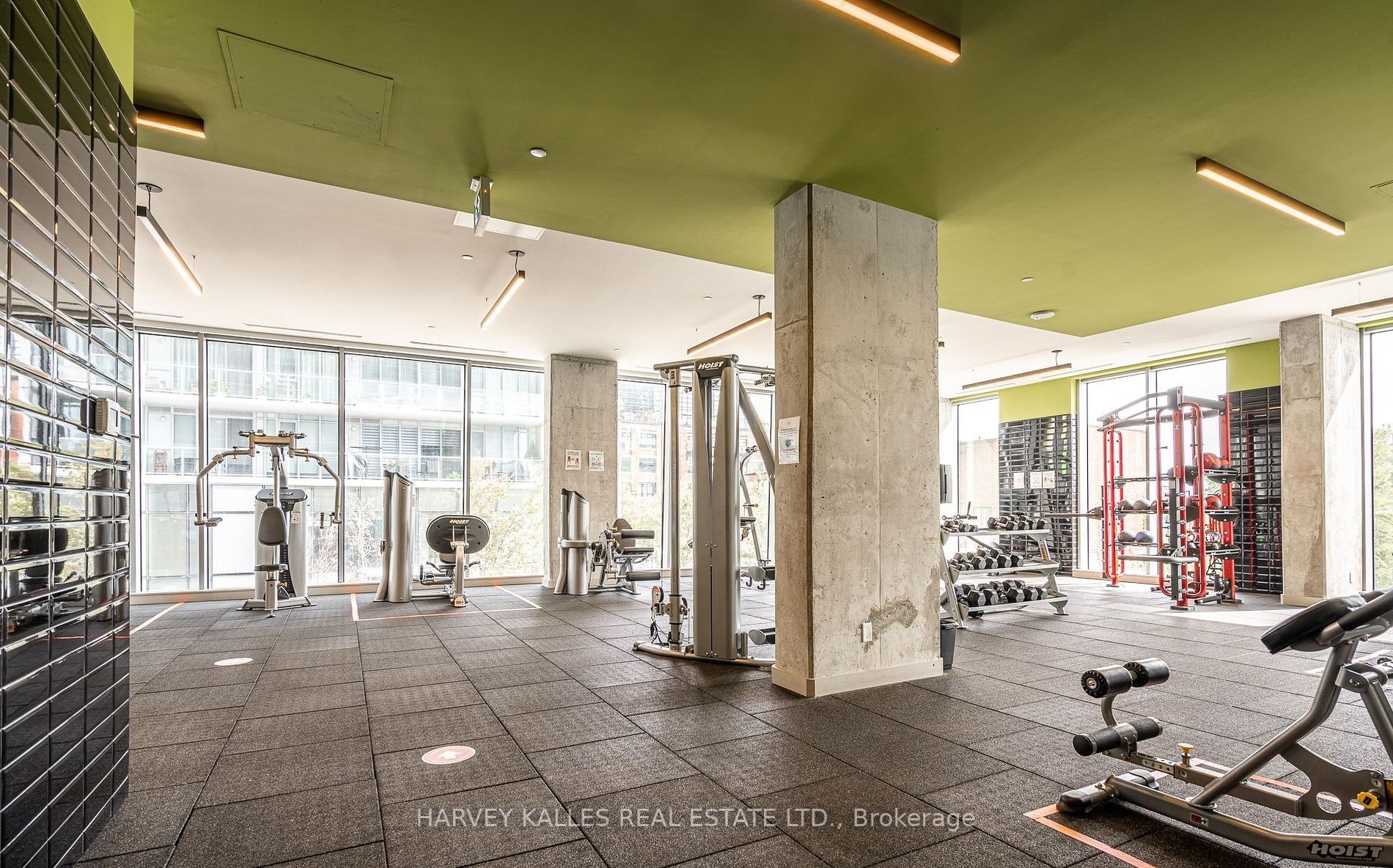 665 Queen St E, #316