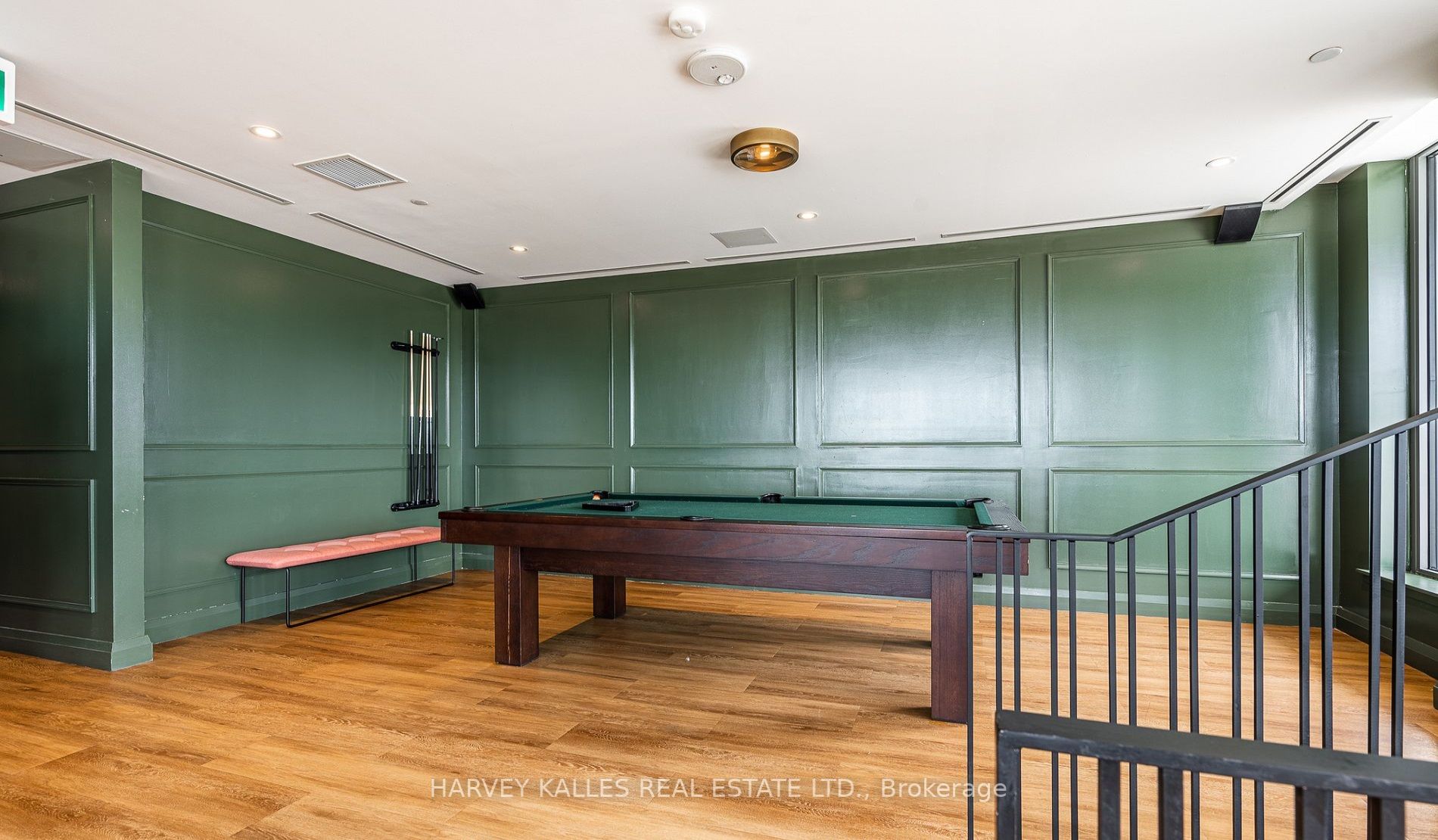 665 Queen St E, #316