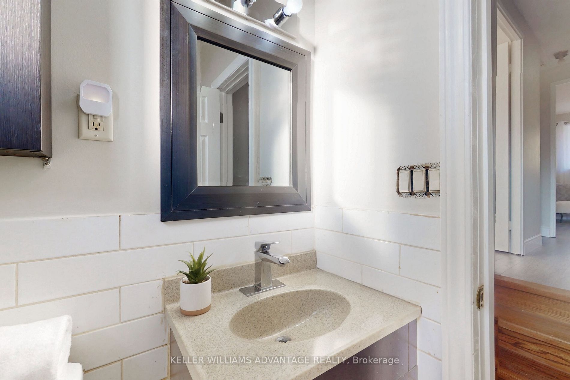 55 Collinsgrove Rd, #212