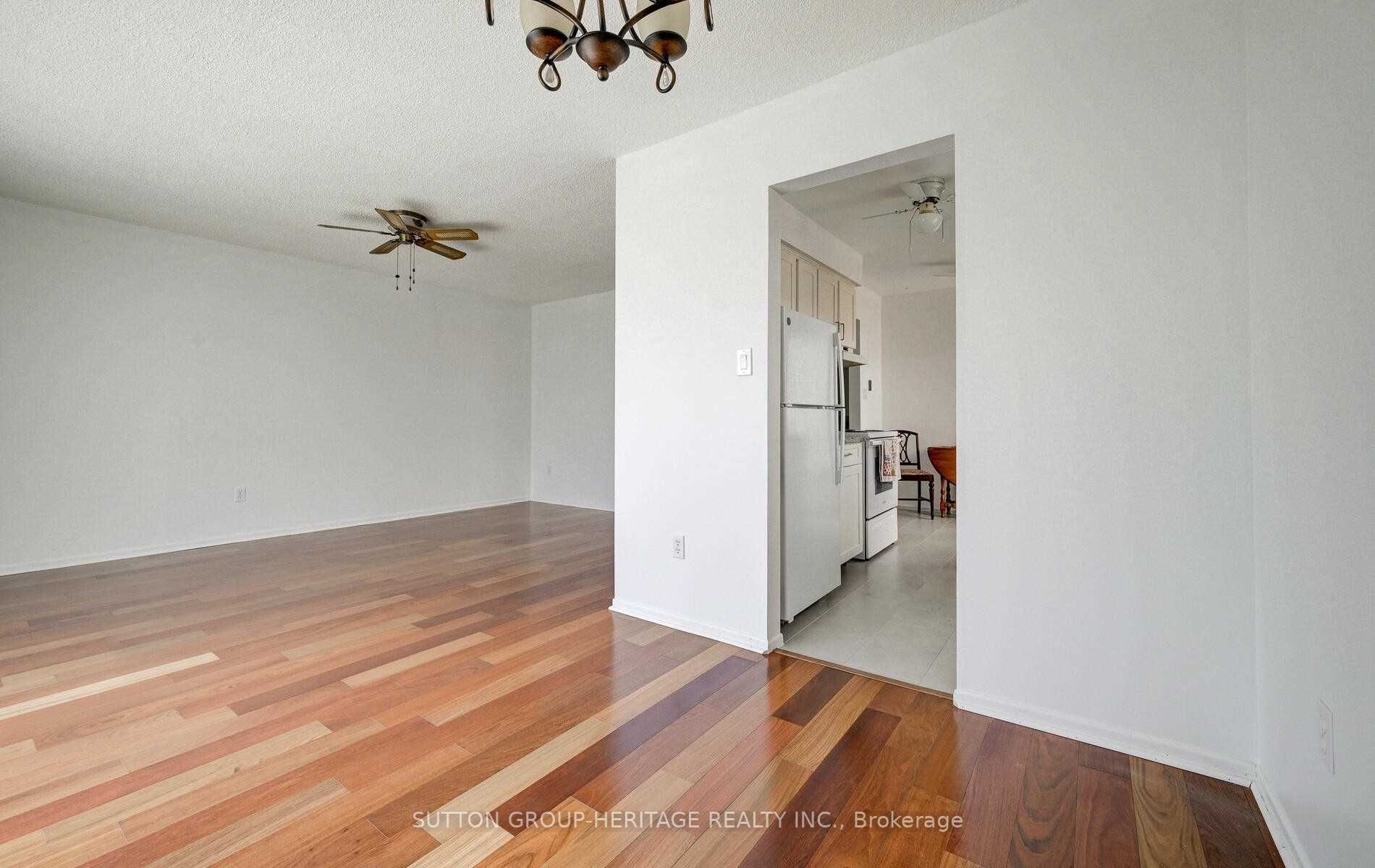 1214 Trowbridge Dr