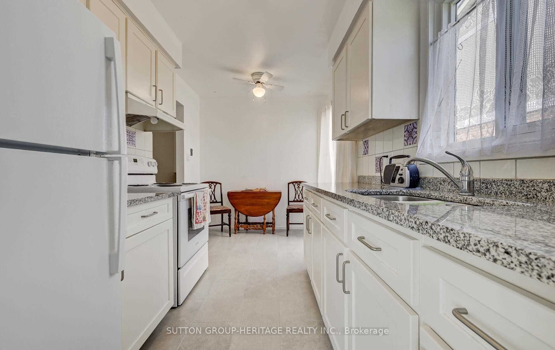 1214 Trowbridge Dr