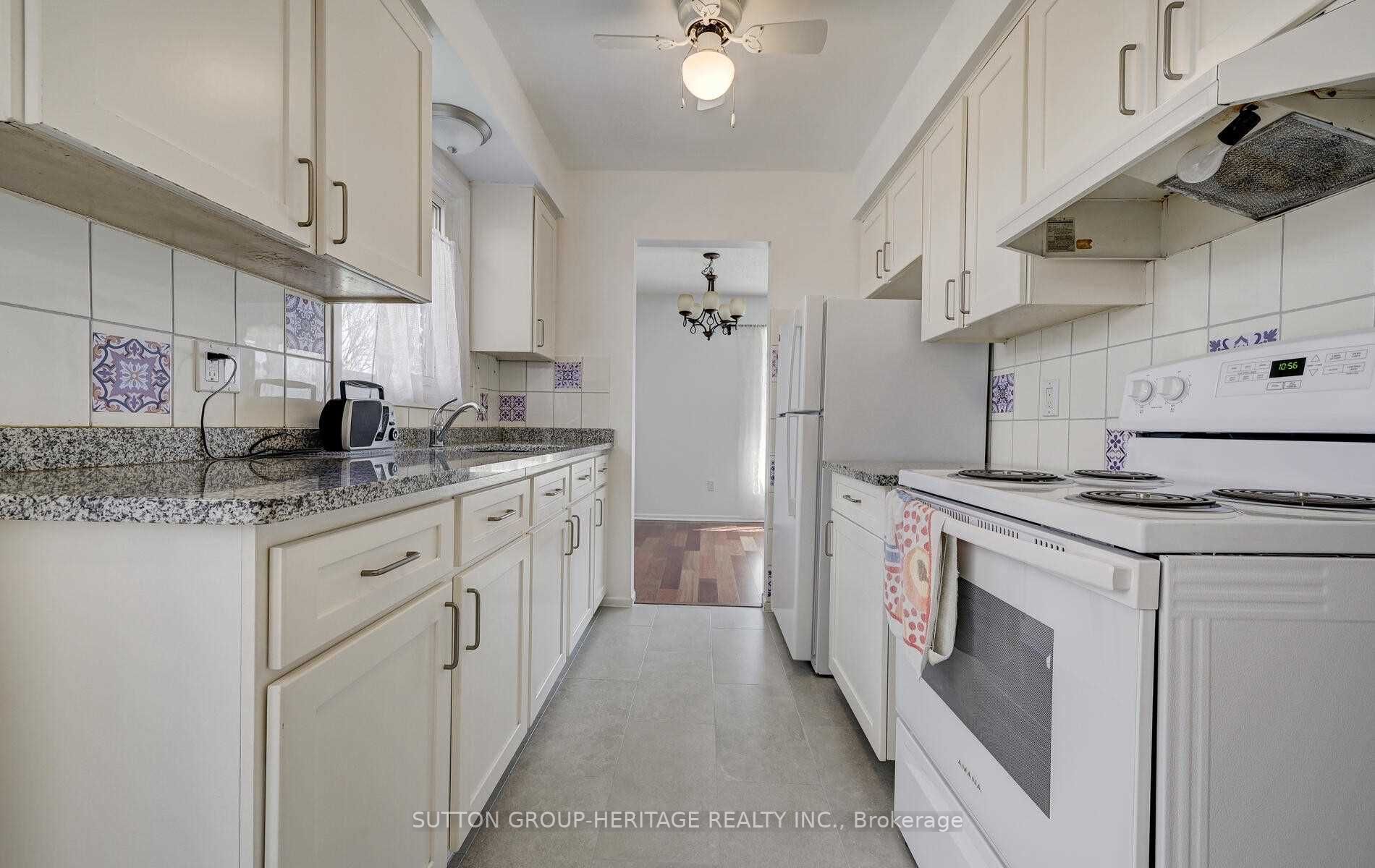 1214 Trowbridge Dr