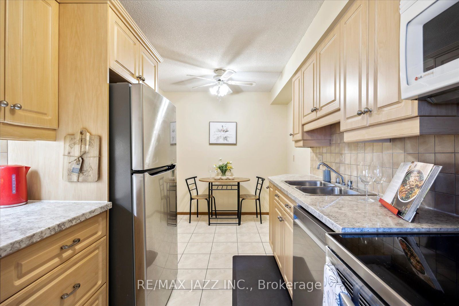 120 Elgin St W, ##206