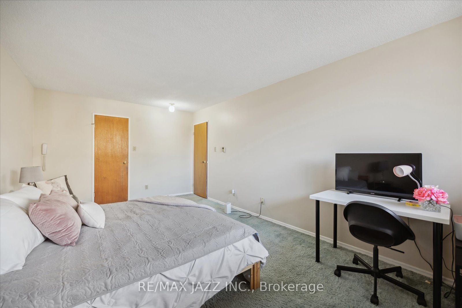 120 Elgin St W, ##206