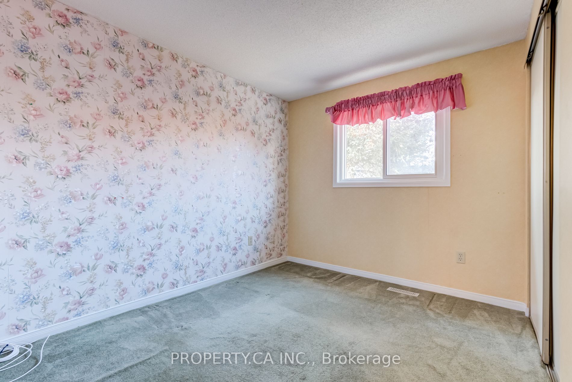 18 Trudeau Dr