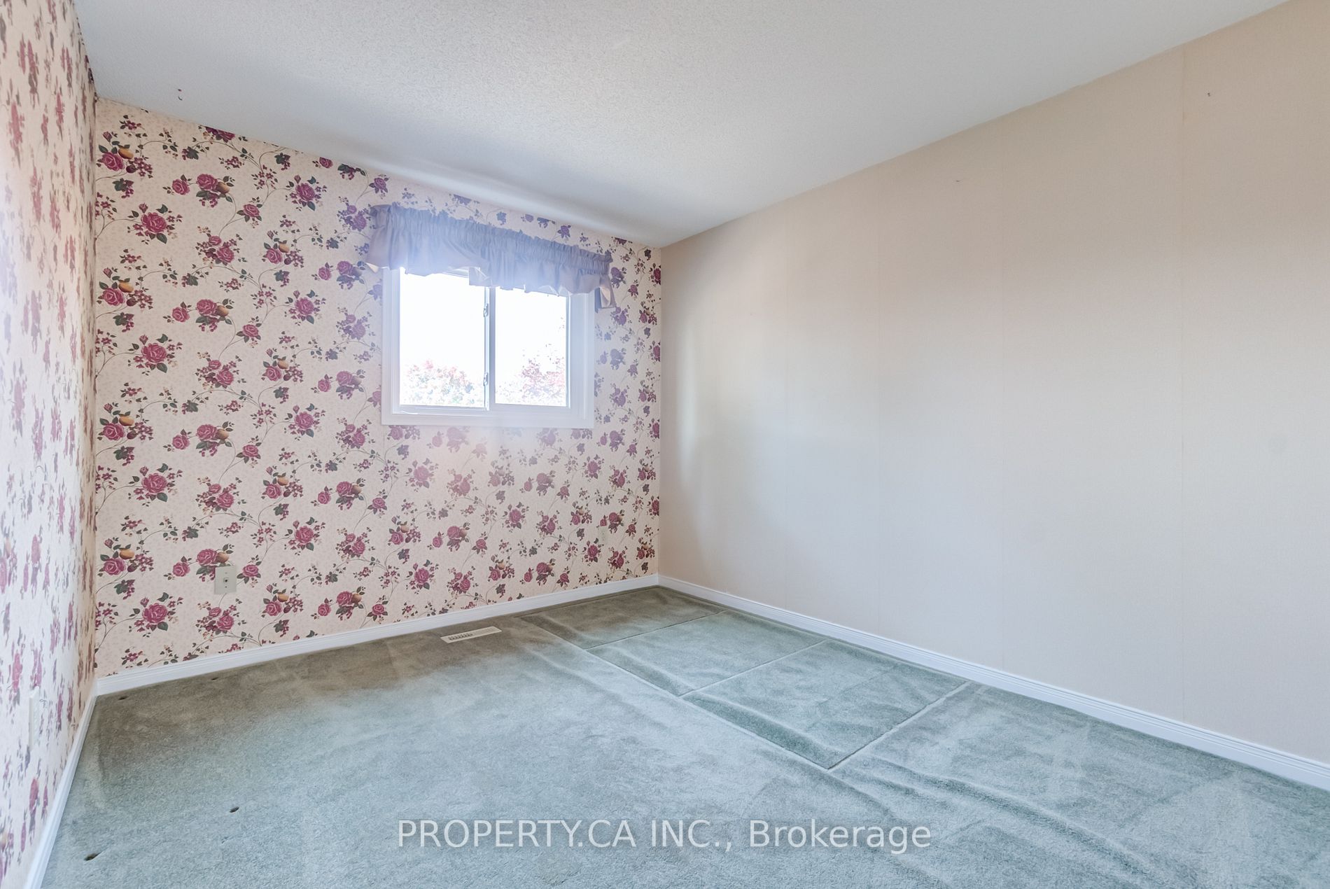 18 Trudeau Dr