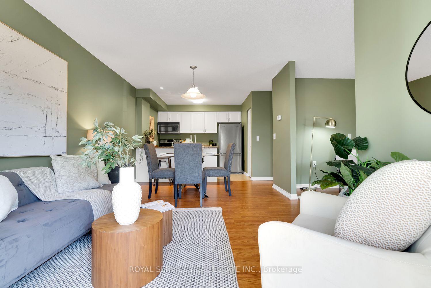 61 Clarington Blvd, #216