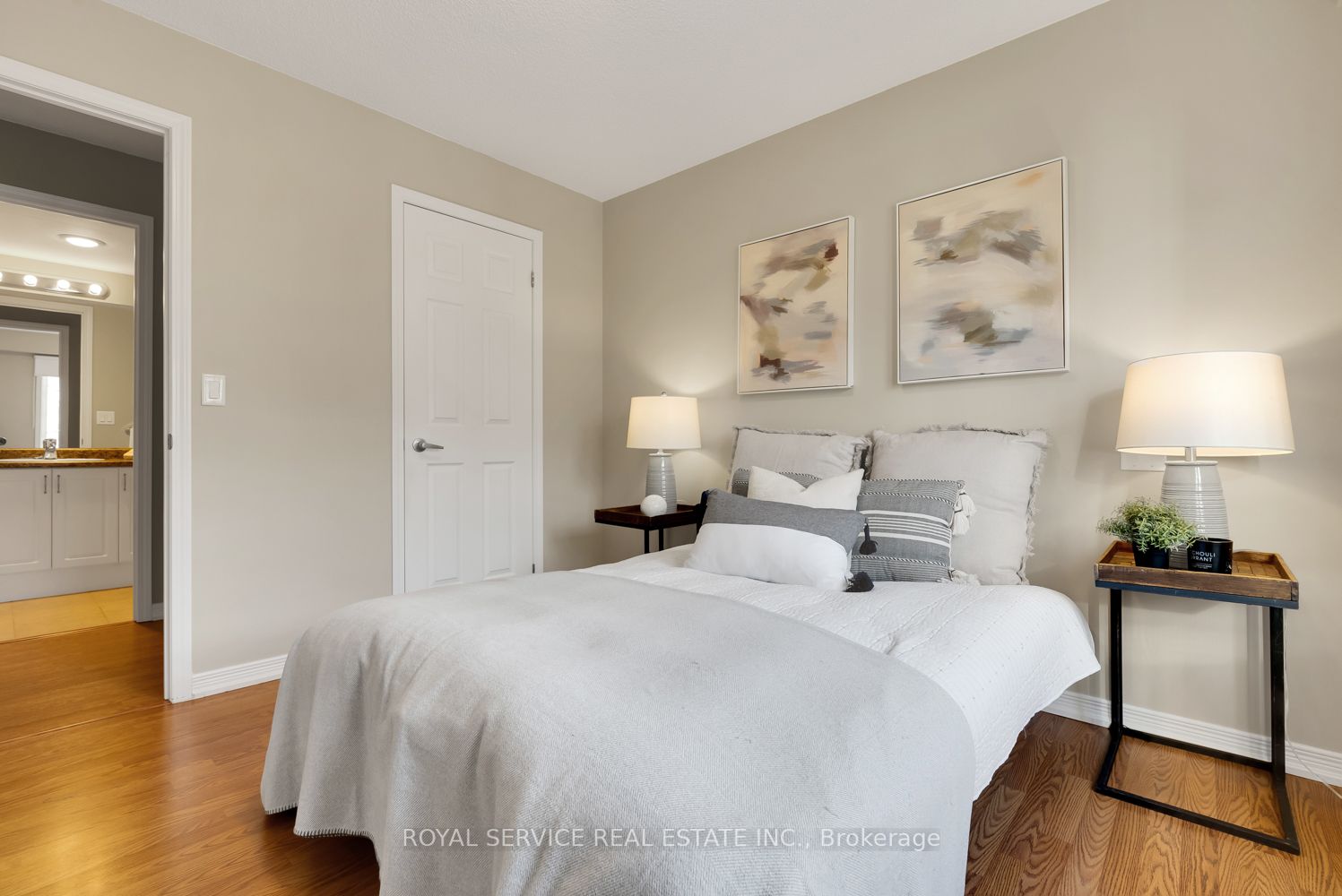 61 Clarington Blvd, #216