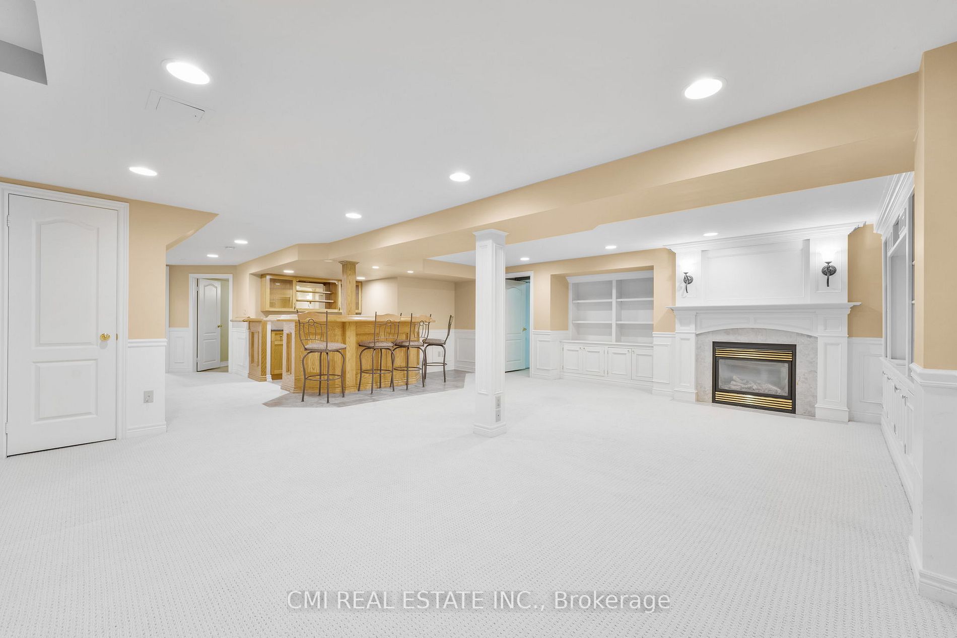 936 Mount Allan Ave