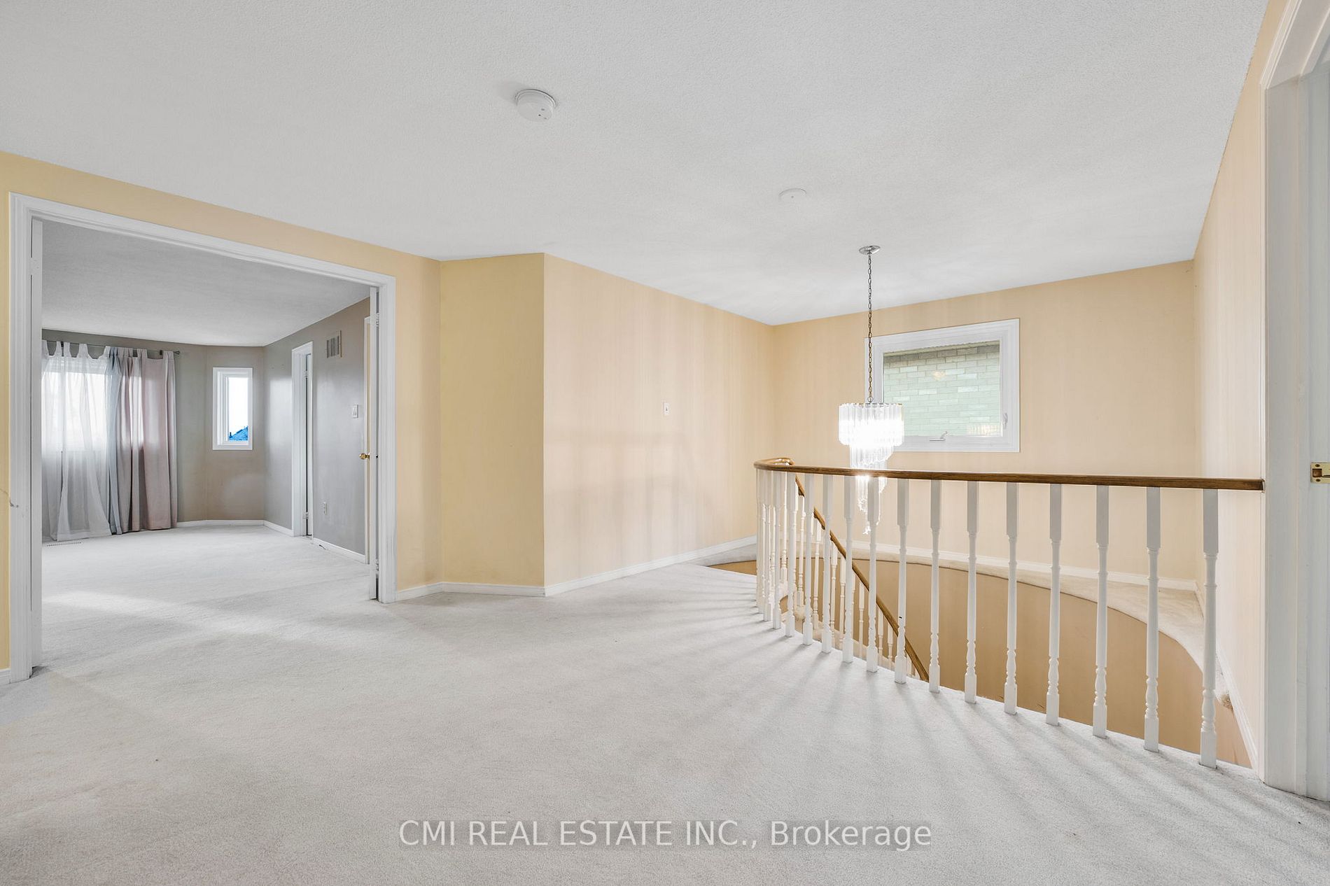 936 Mount Allan Ave