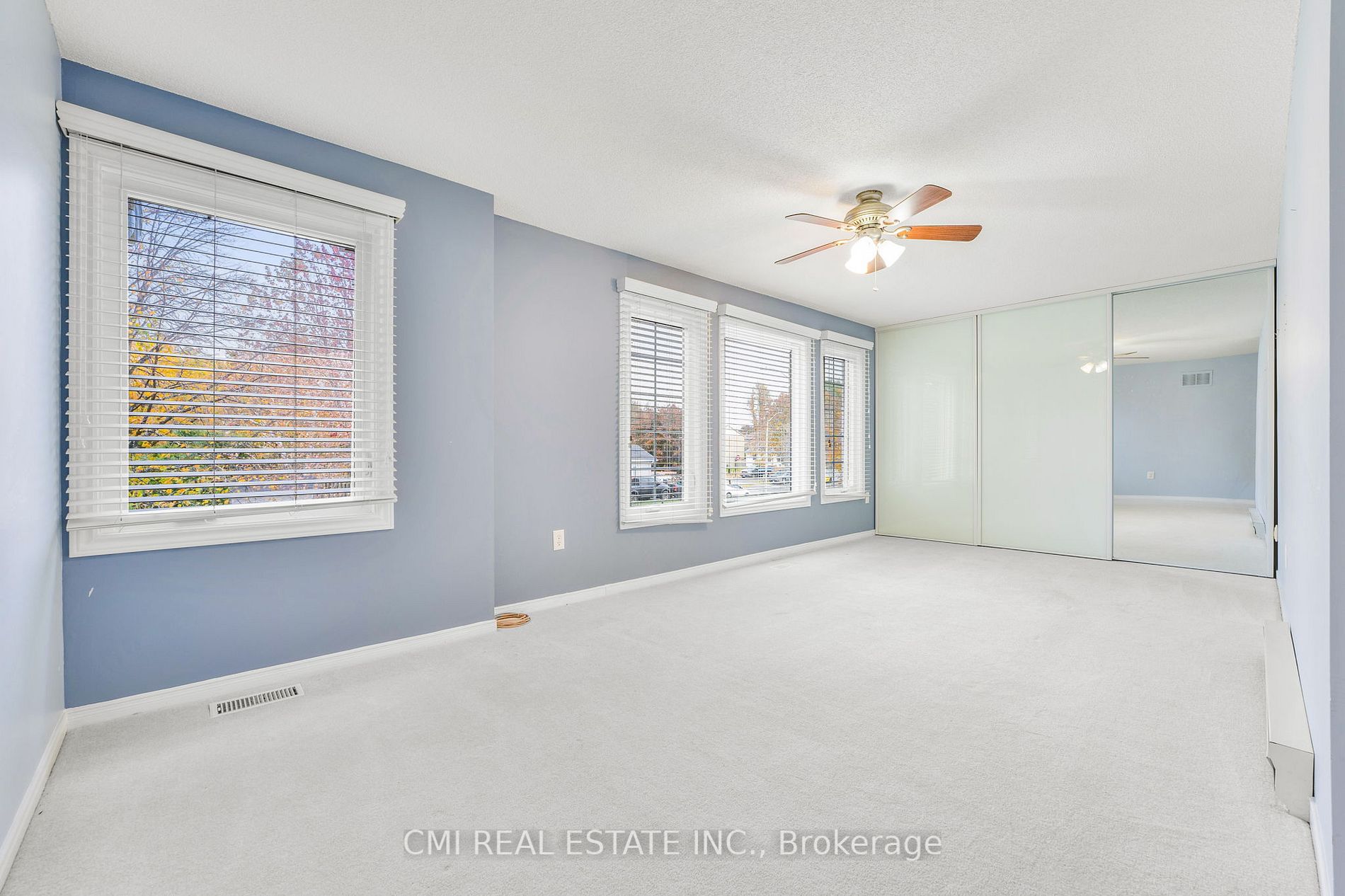936 Mount Allan Ave