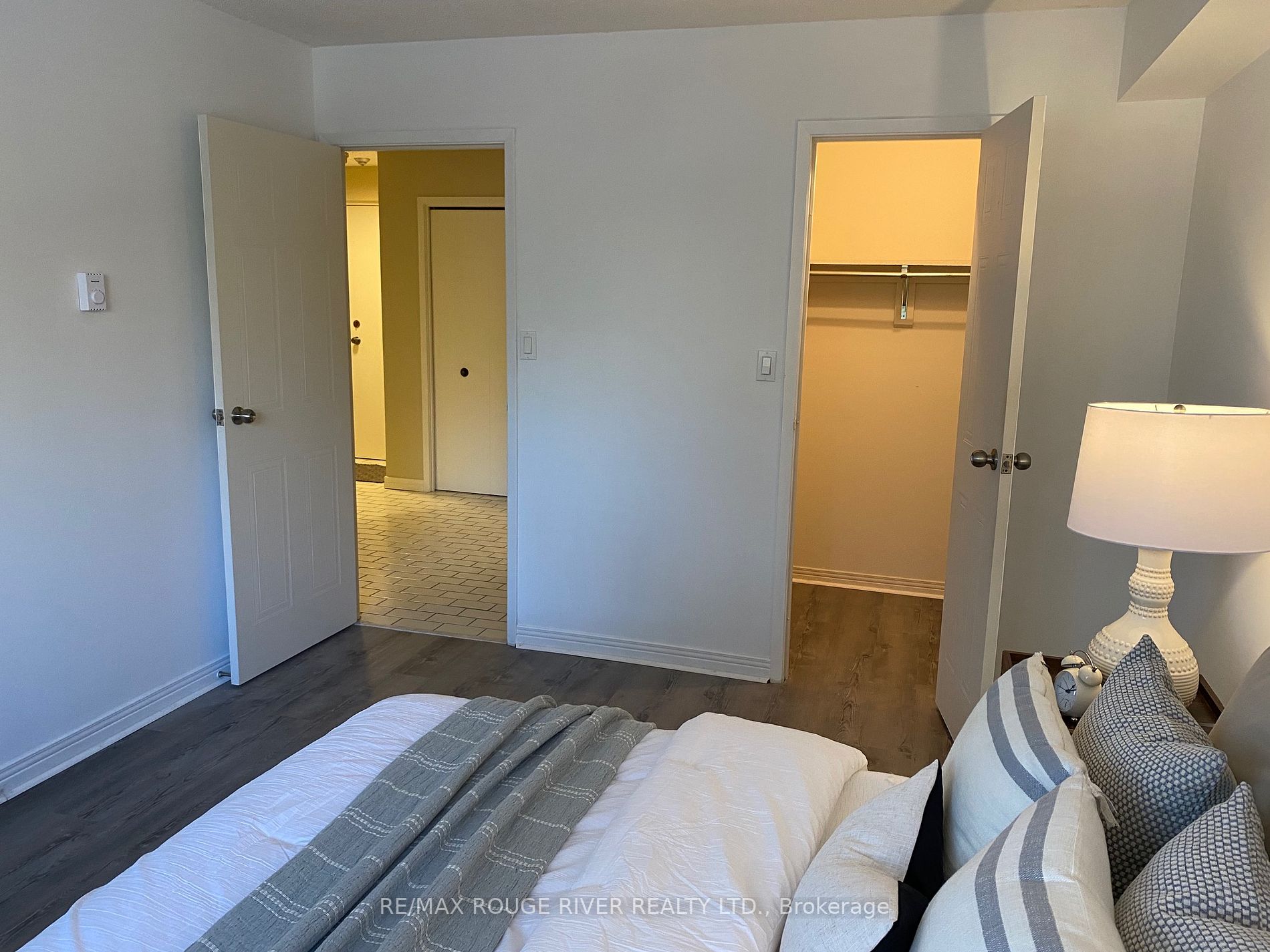 144 Queen St, #202