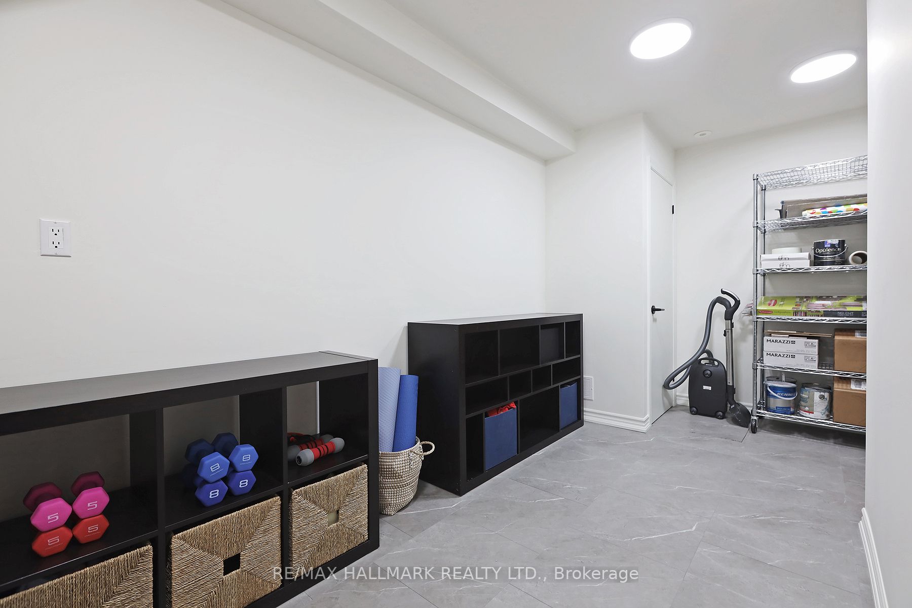 112 Woodbine Ave