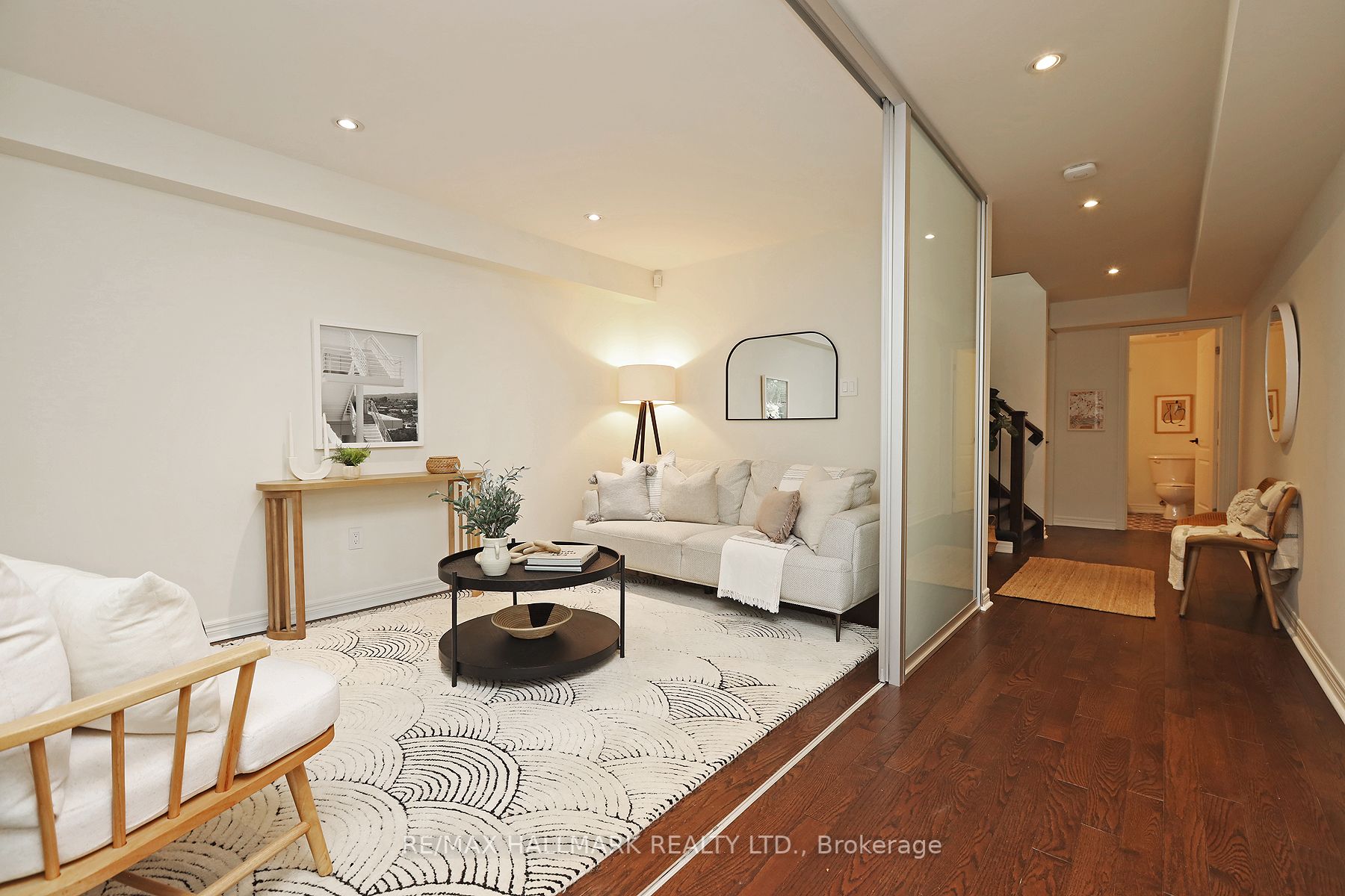 112 Woodbine Ave
