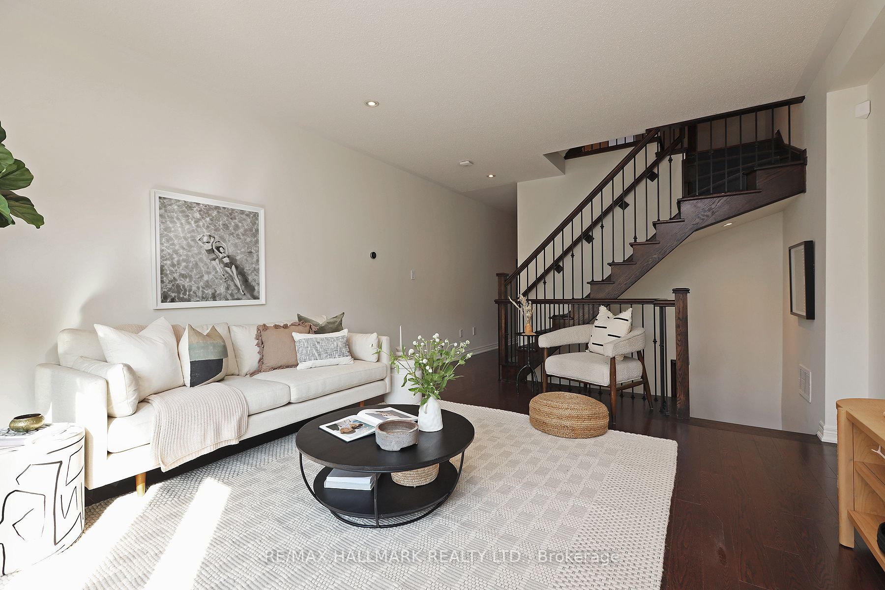 112 Woodbine Ave