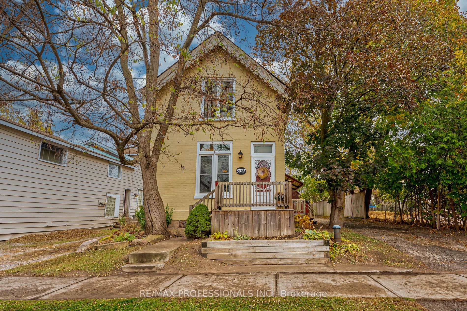 5027 Old Brock Rd