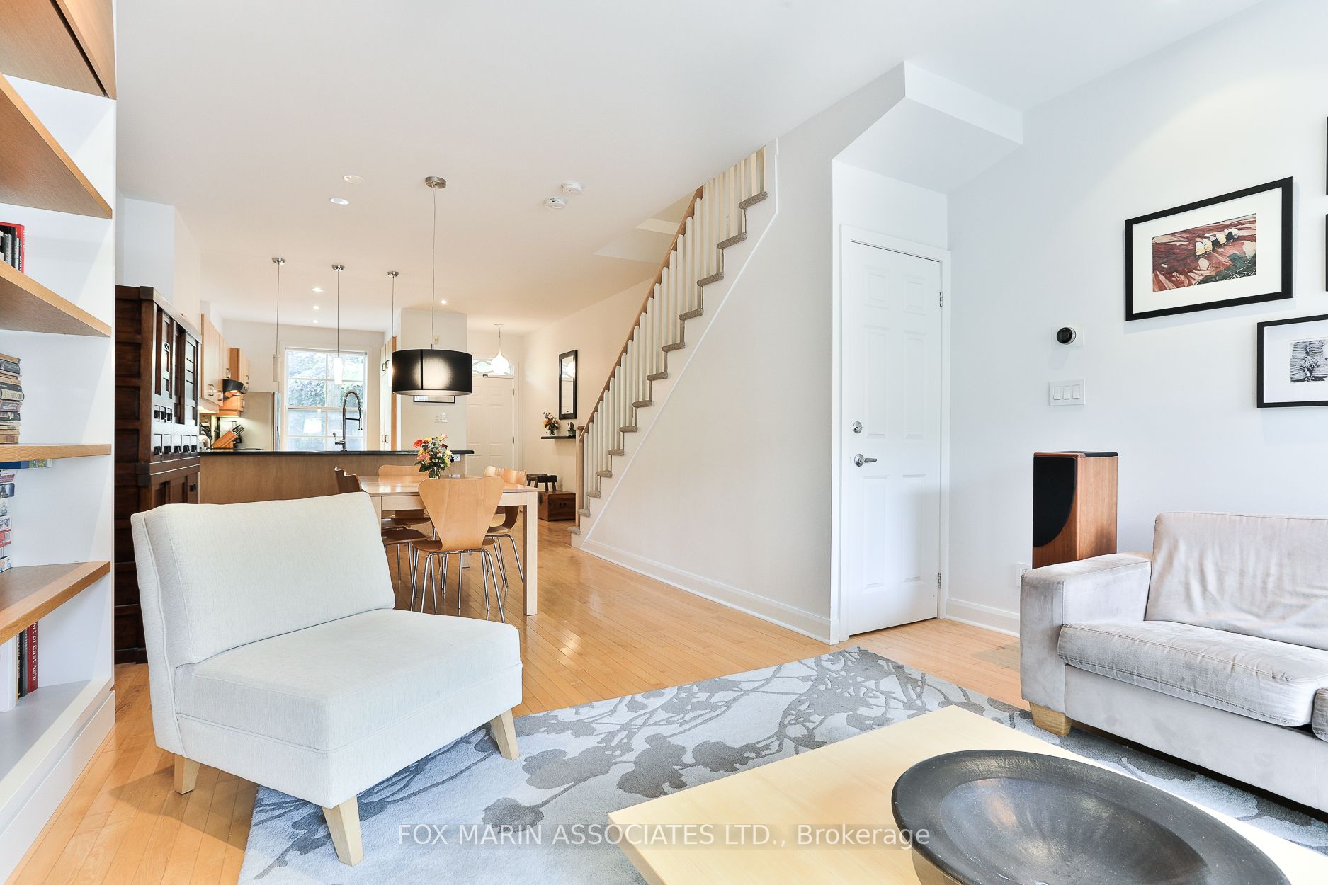 34 De Grassi St