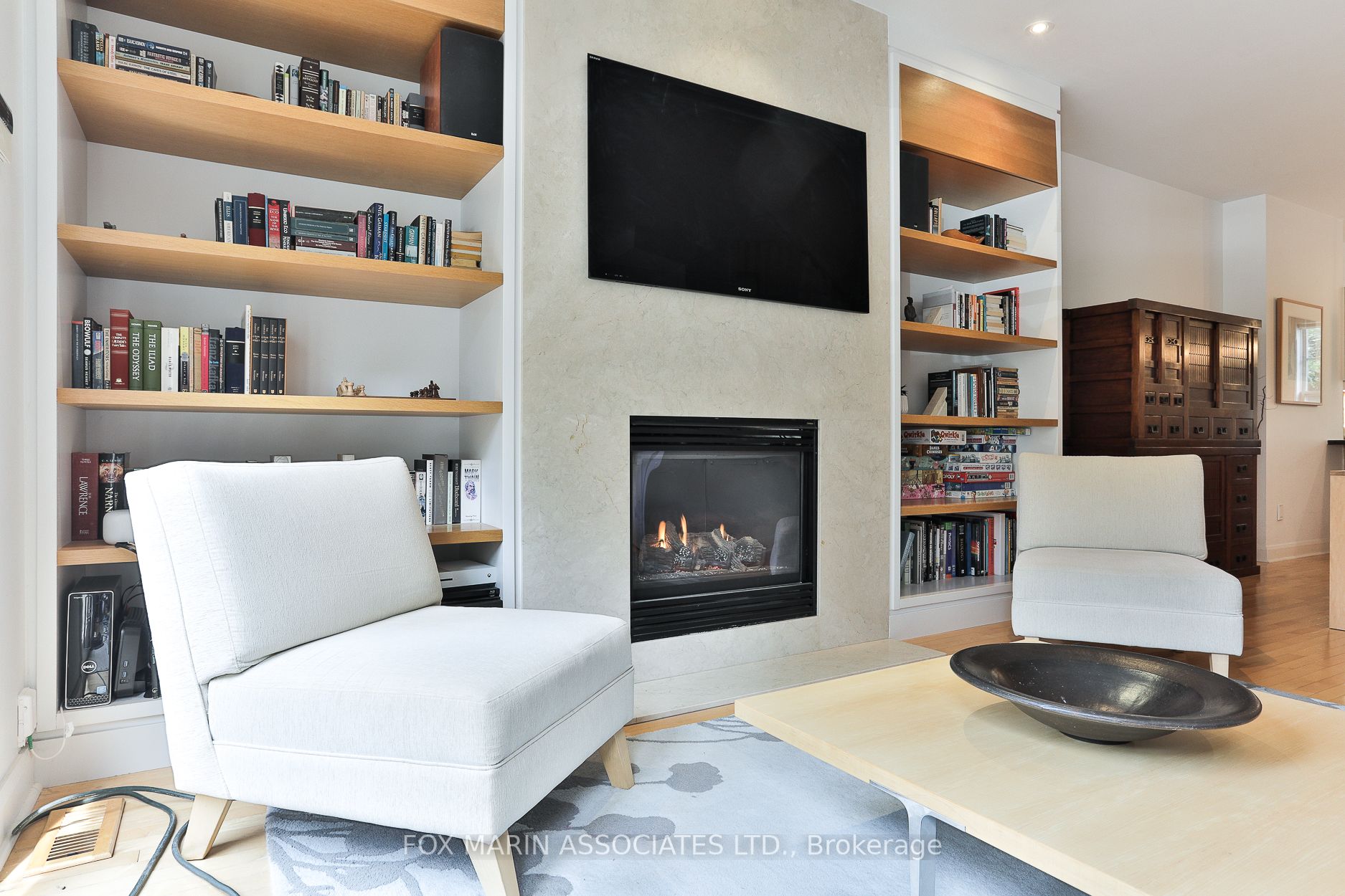 34 De Grassi St